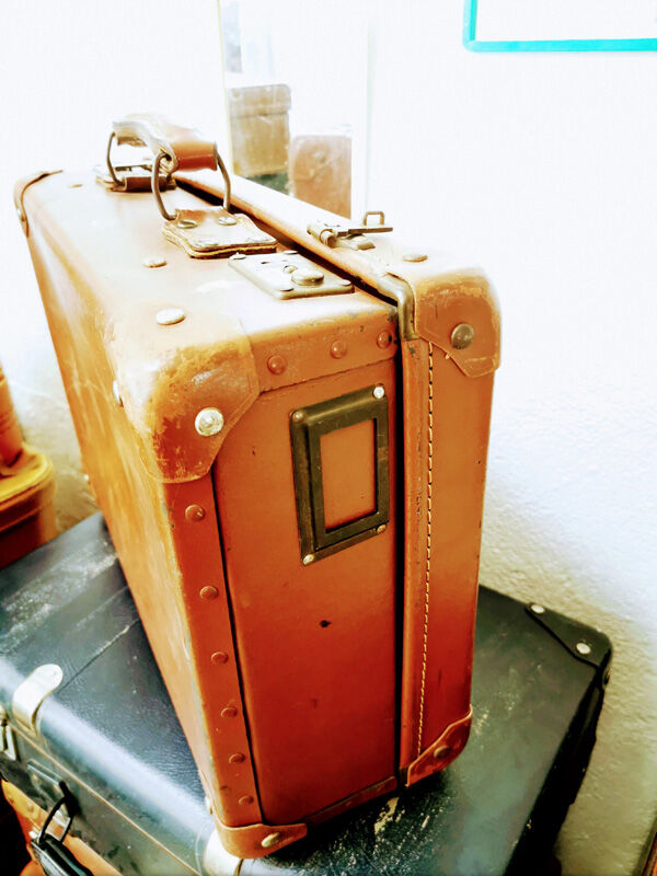 Vulcanized fiber case