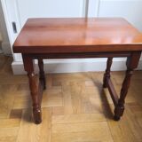 Set of nesting tables