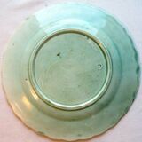 Old onnaing dabbling plat 2 birds pecking grapes