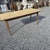 Spindle leg farm table