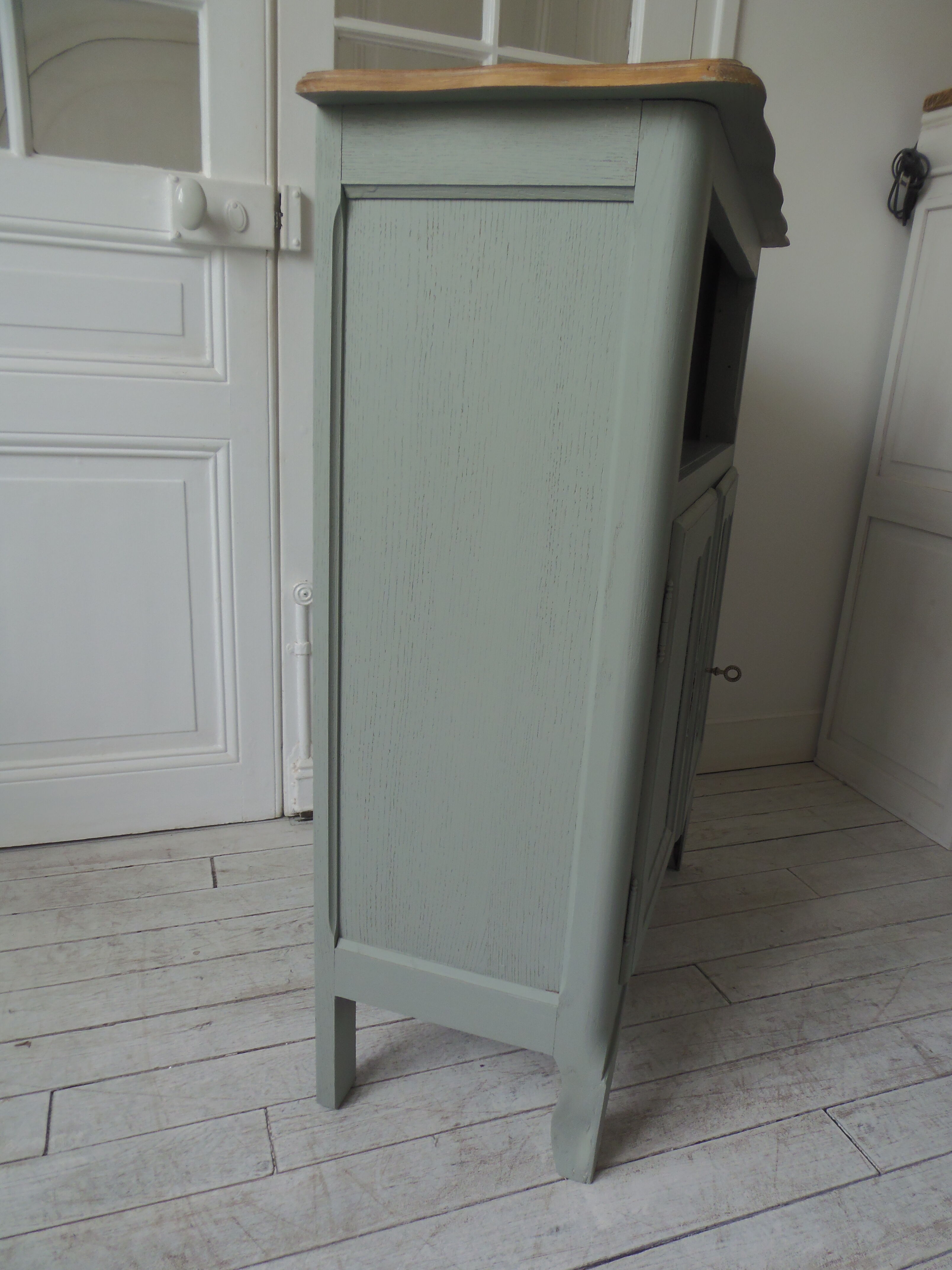 Vintage buffet green of gray, wooden tray