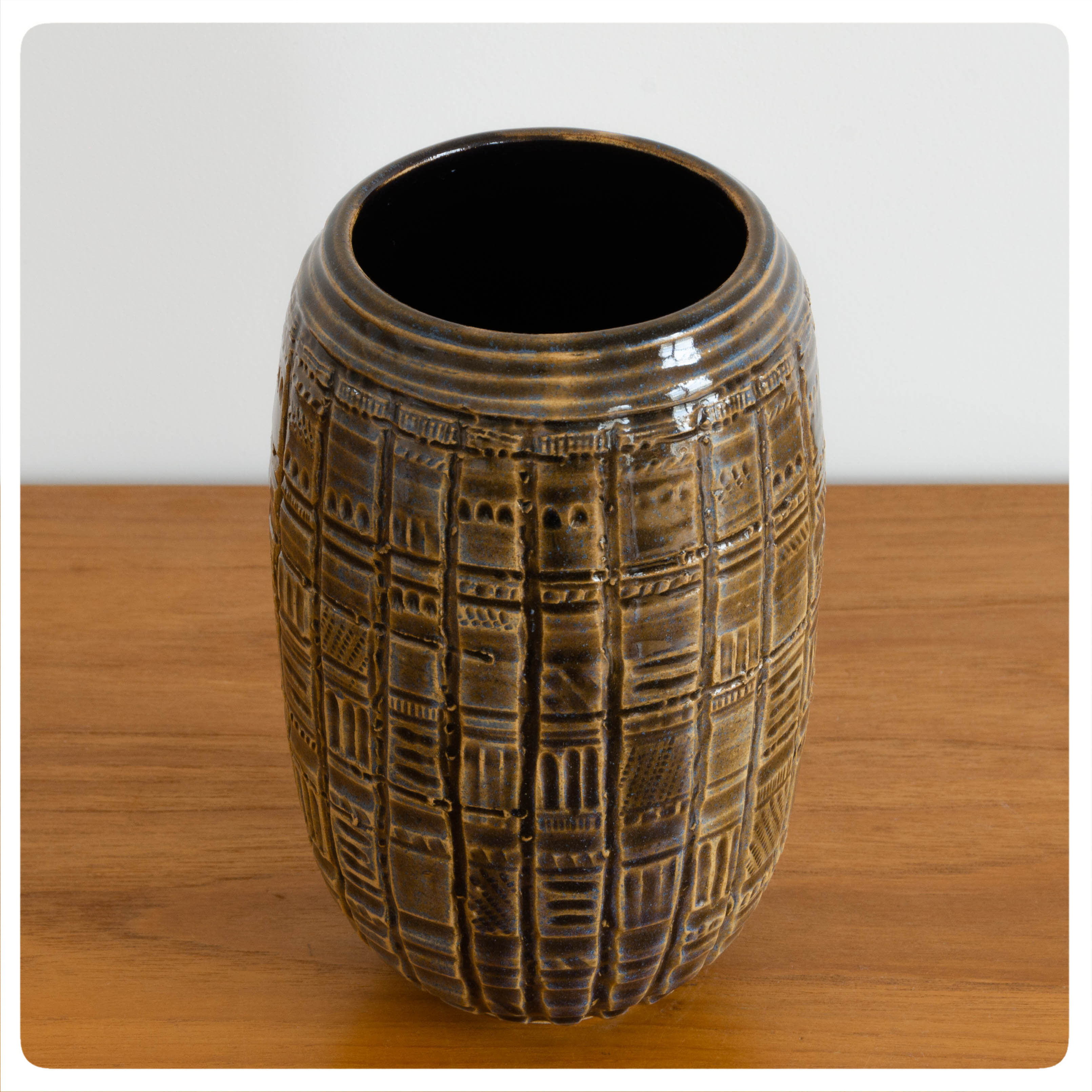 Enamelled sandstone vase with scarred decoration, French work - Circa 1960