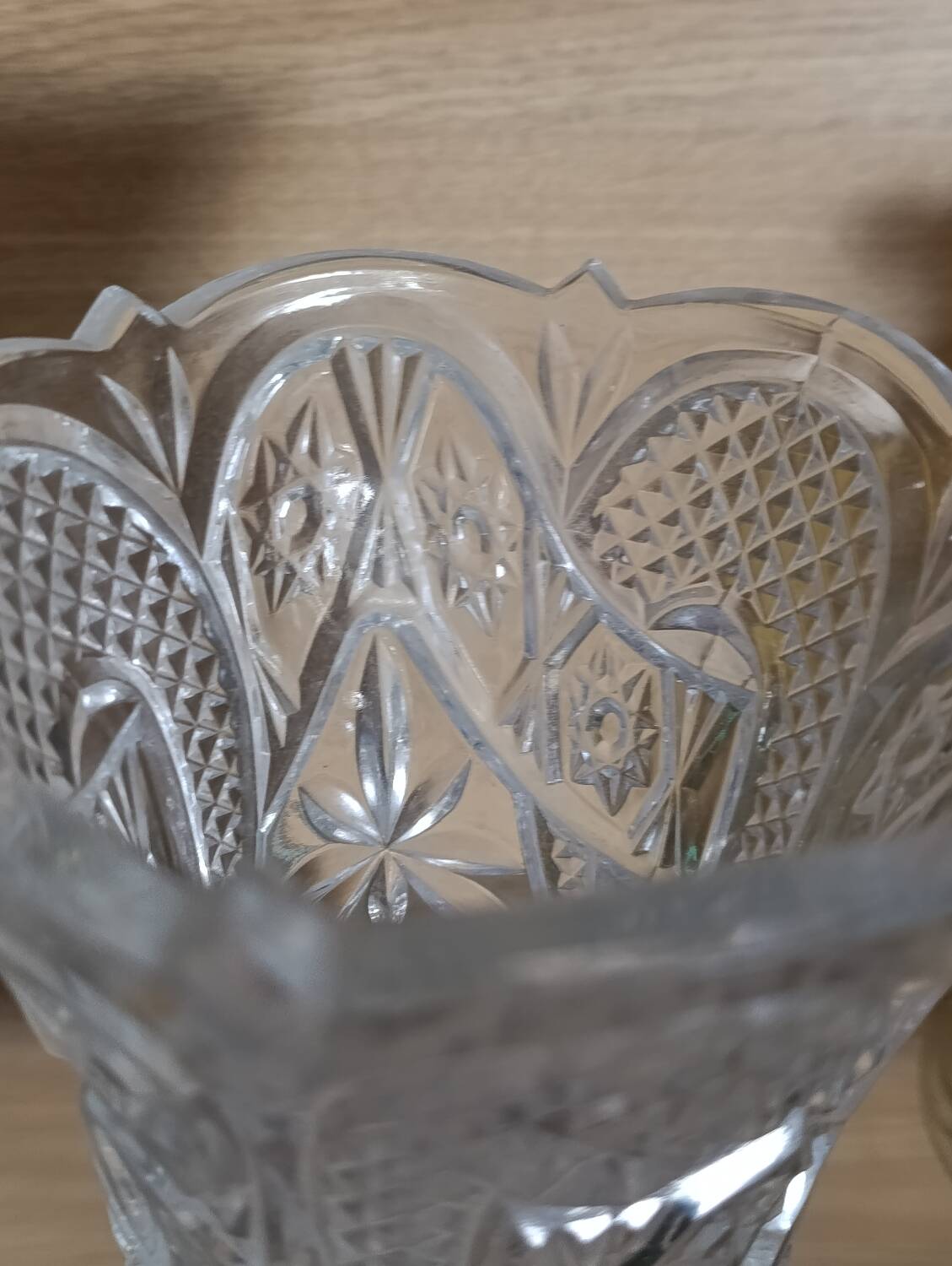 Large vintage pressed glass vase, an impressive and very decorative piece.