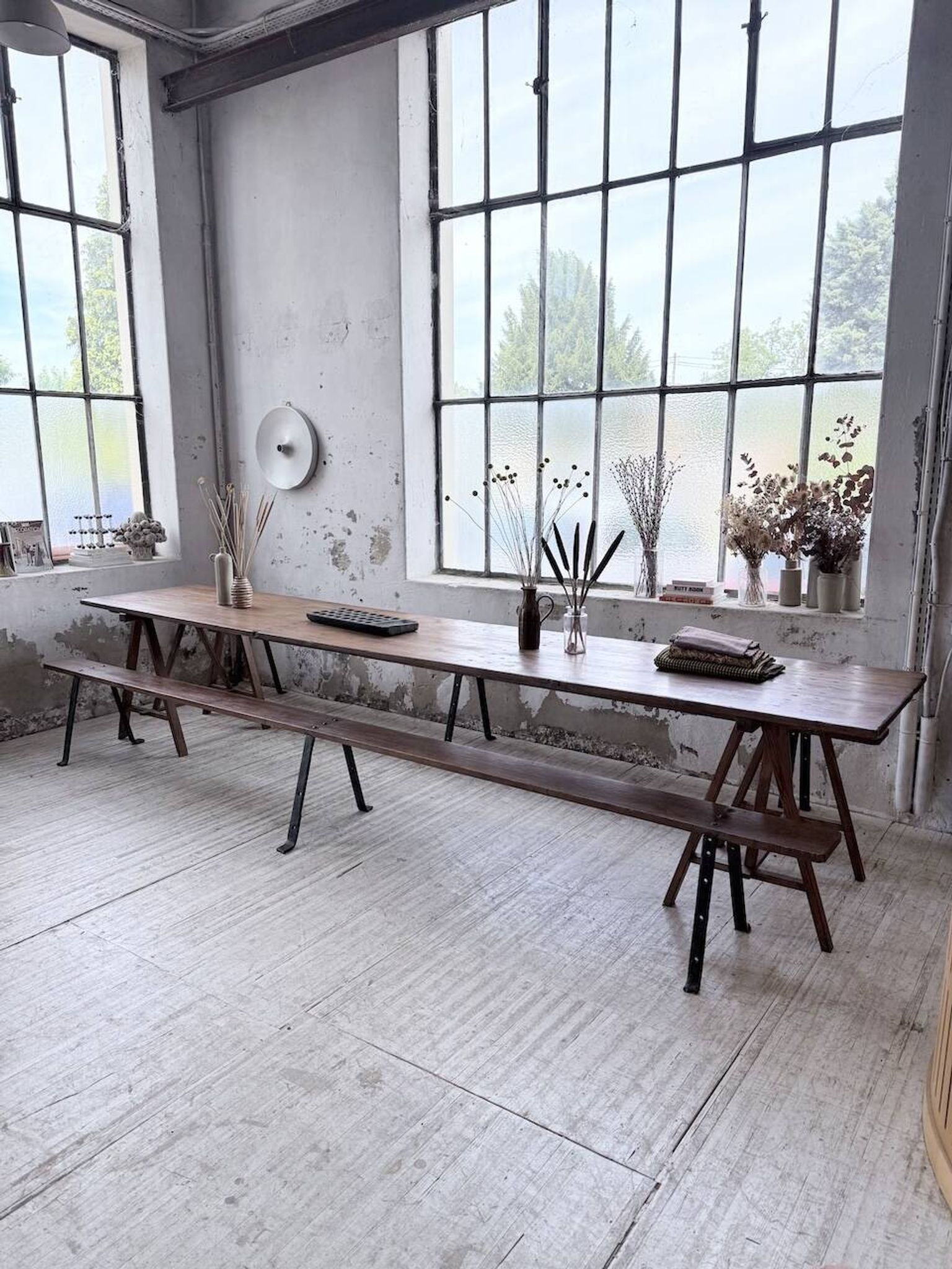 XXL trestle farm table 4m and its benches