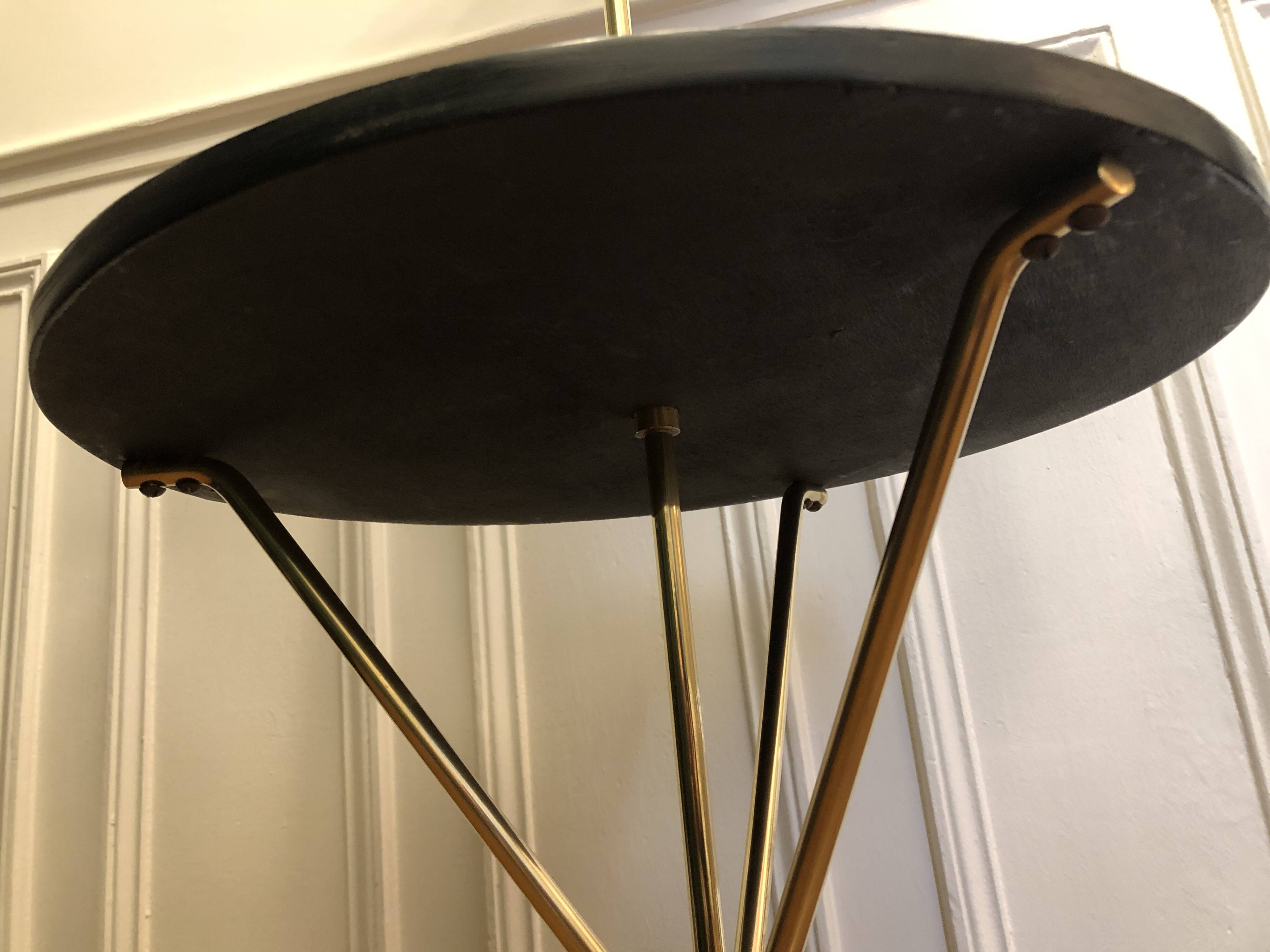 Vintage tripod side table lamp in brass from 1950 - 1960.