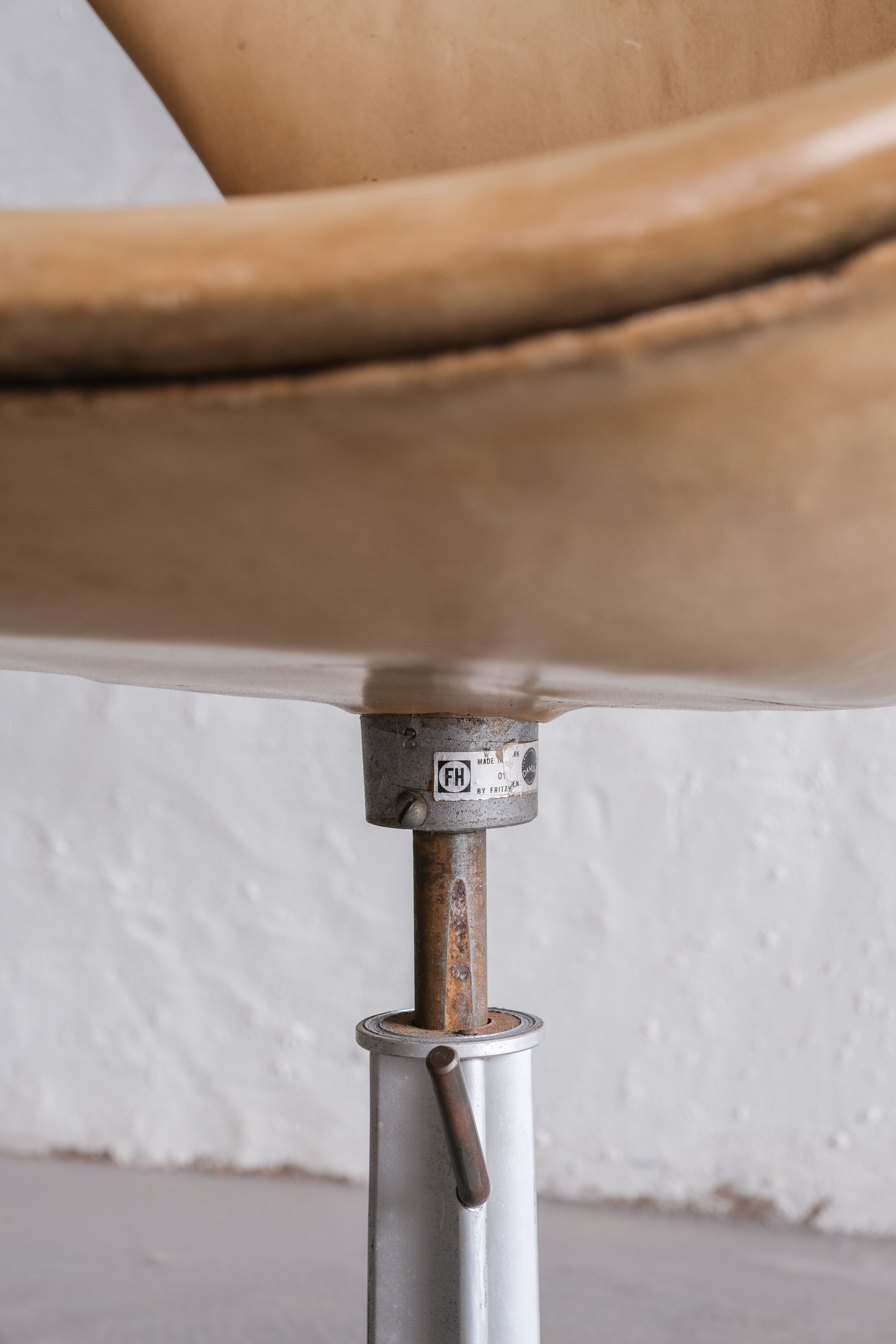 Swan chair by Arne Jacobsen 1971