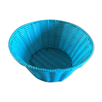 Blue scoubidou wire basket