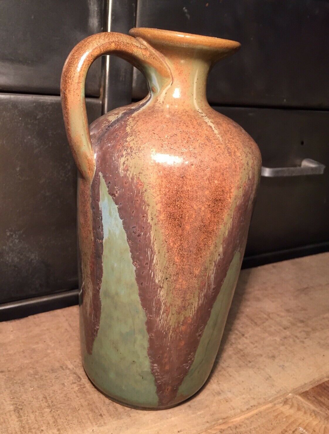 Sandstone vase of Pont-des-Vernes signed Maïténa