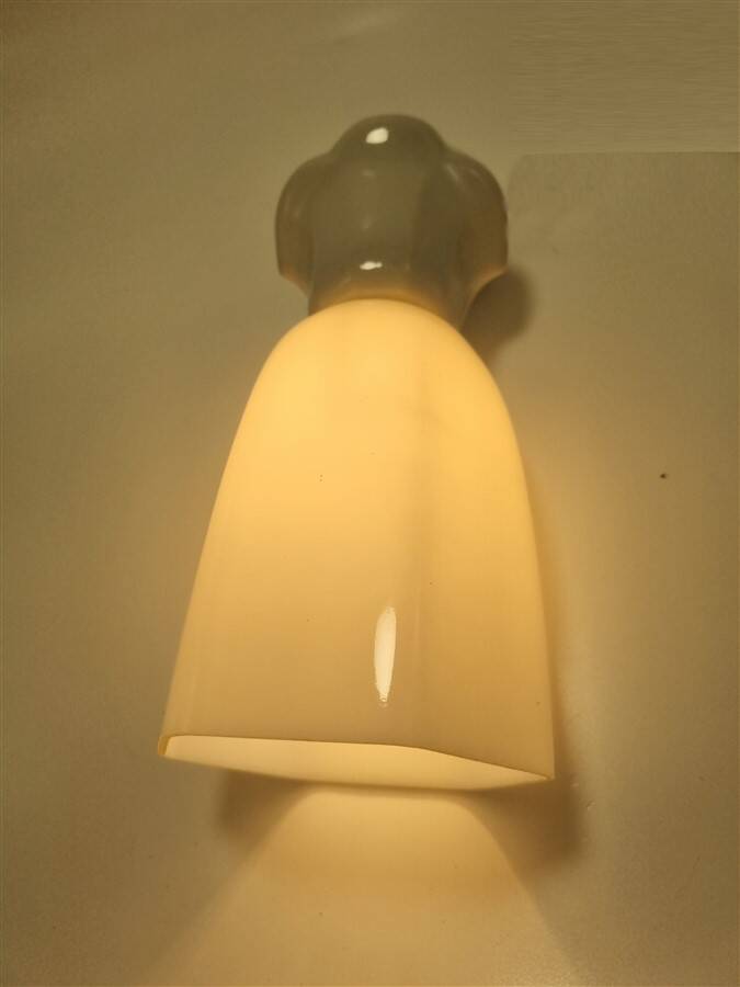 Art deco wall light