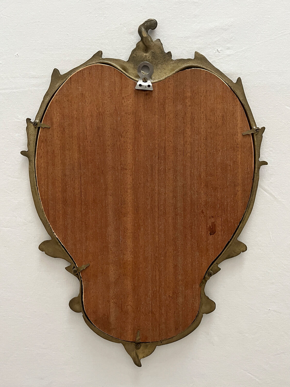 Miroir classique rocaille en laiton doré vintage