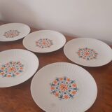 Dinnerware set