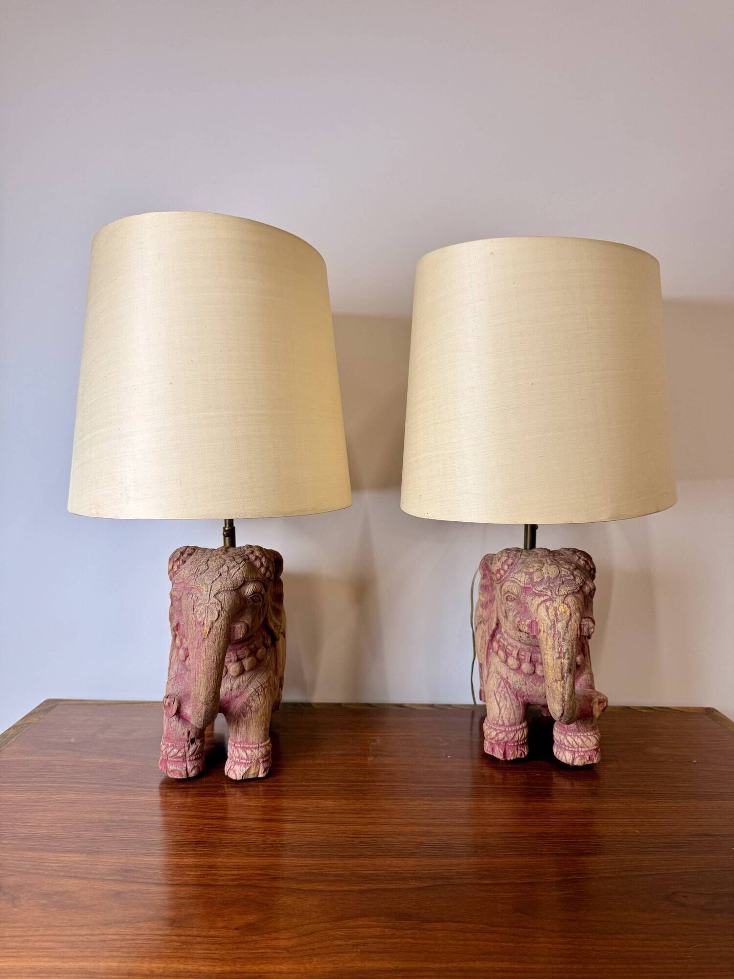 Pair of elephant lamps by Claude de Muzac (1934-2022) – Sculpted wood