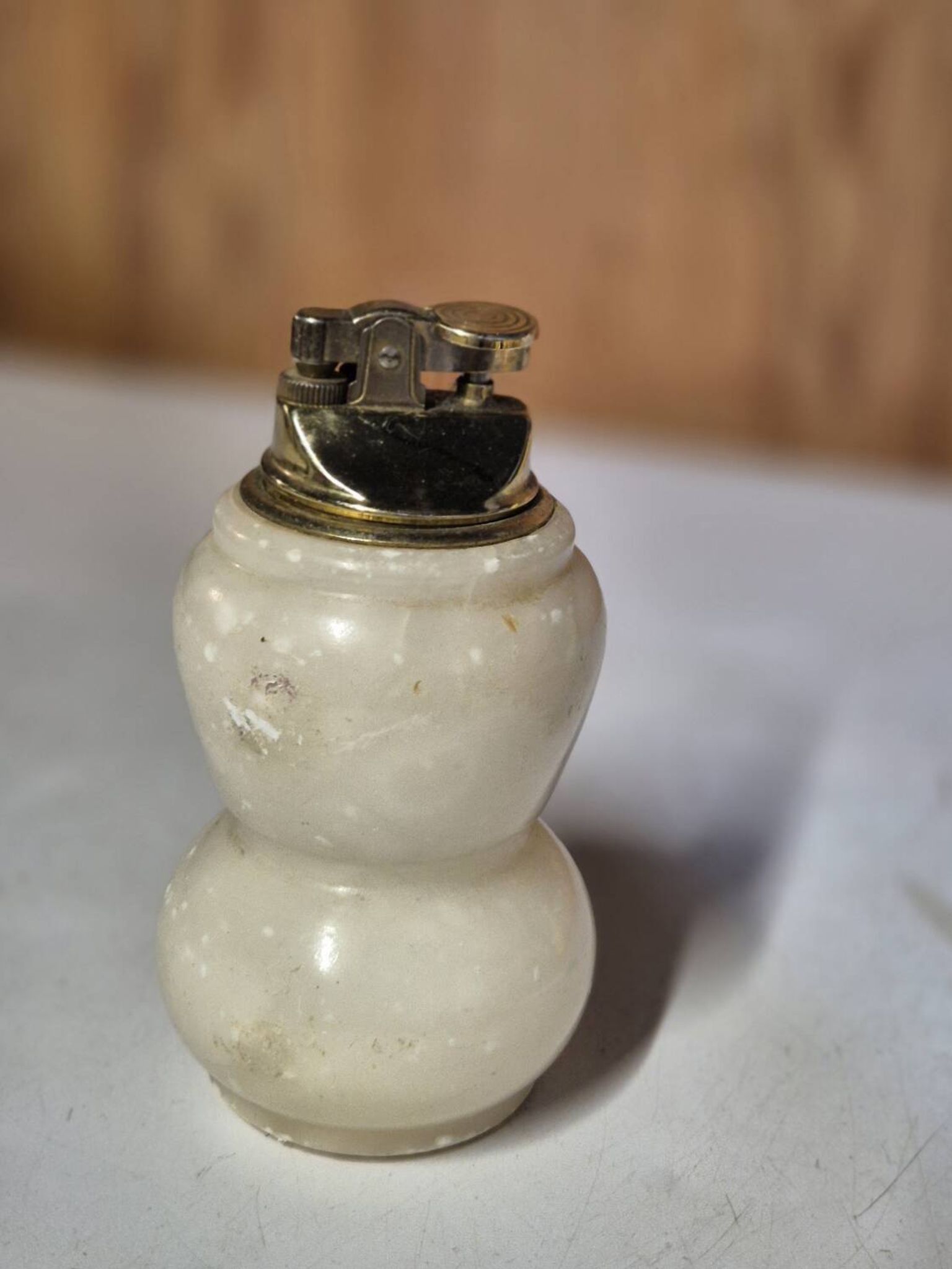 Briquet de table vintage pierre albâtre marbre sculpté mécanisme métal