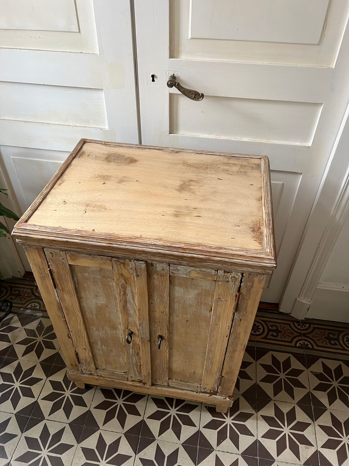 Parisian buffet style