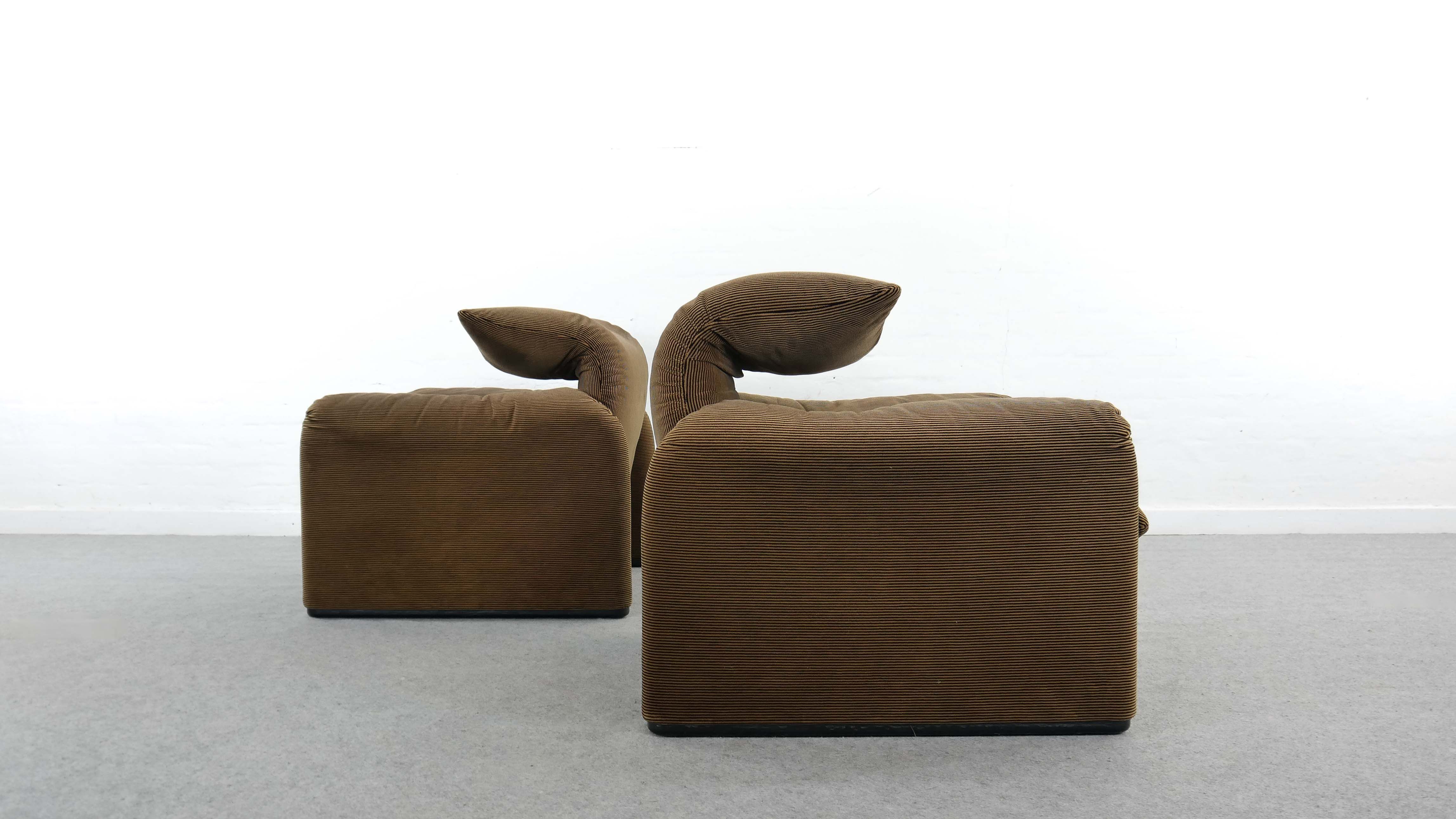Pair of Maralunga Lounge Chairs by Vico Magistretti for Cassina, Italy