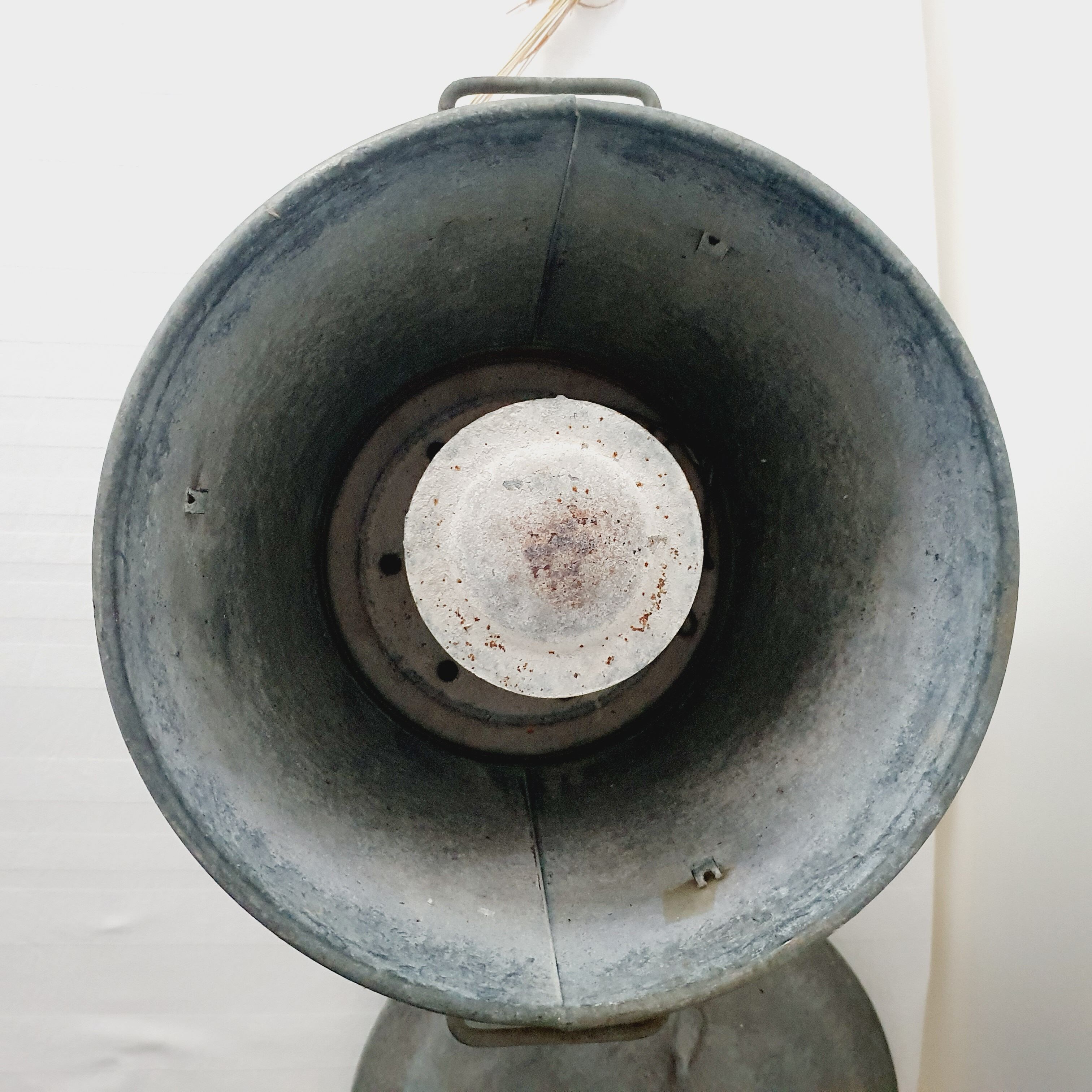 Zinc washer