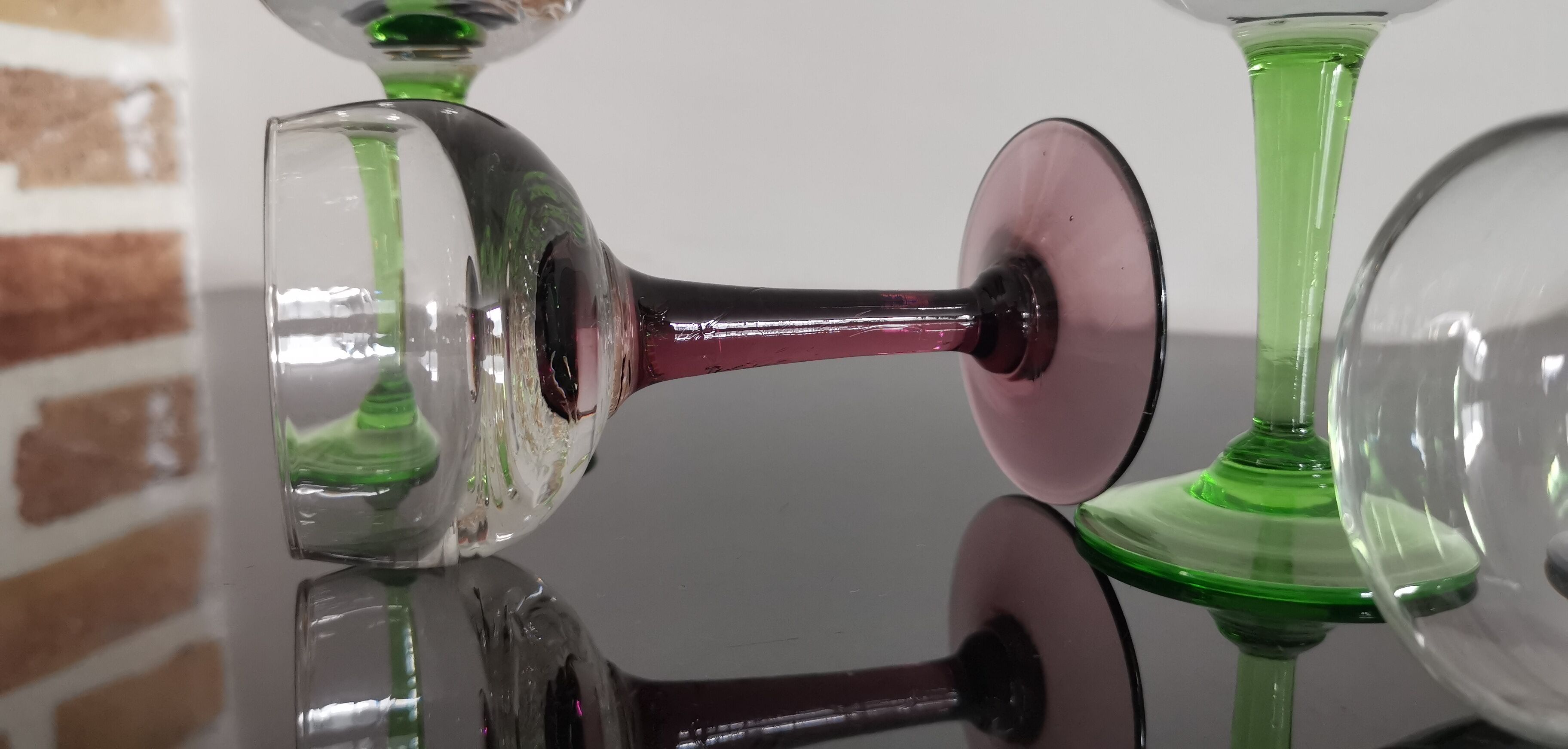 6 anciens verres à liqueur en cristal sur pieds de couleurs  des années 20/30