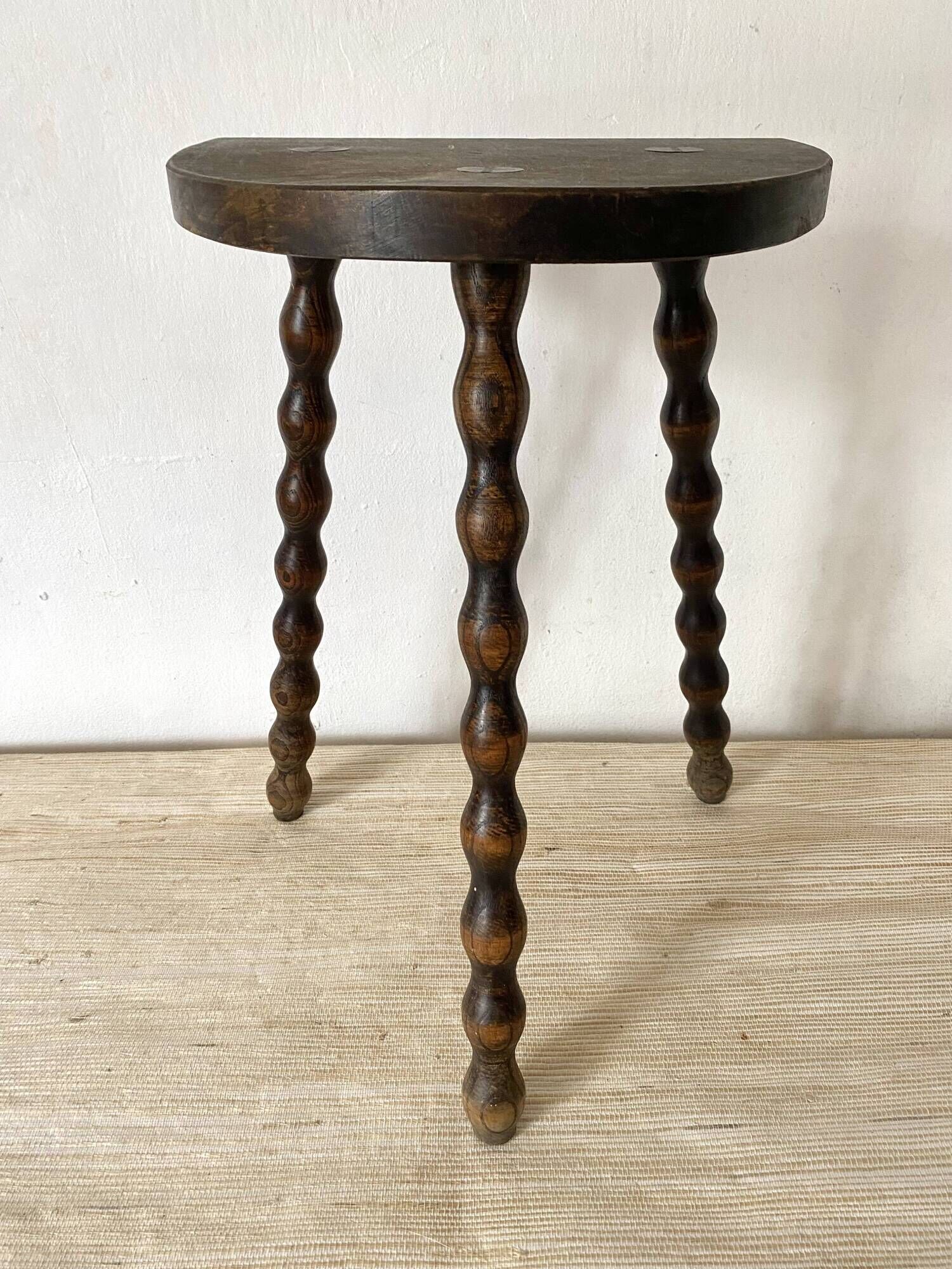 Tabouret Tripode demi cercle 55 cm