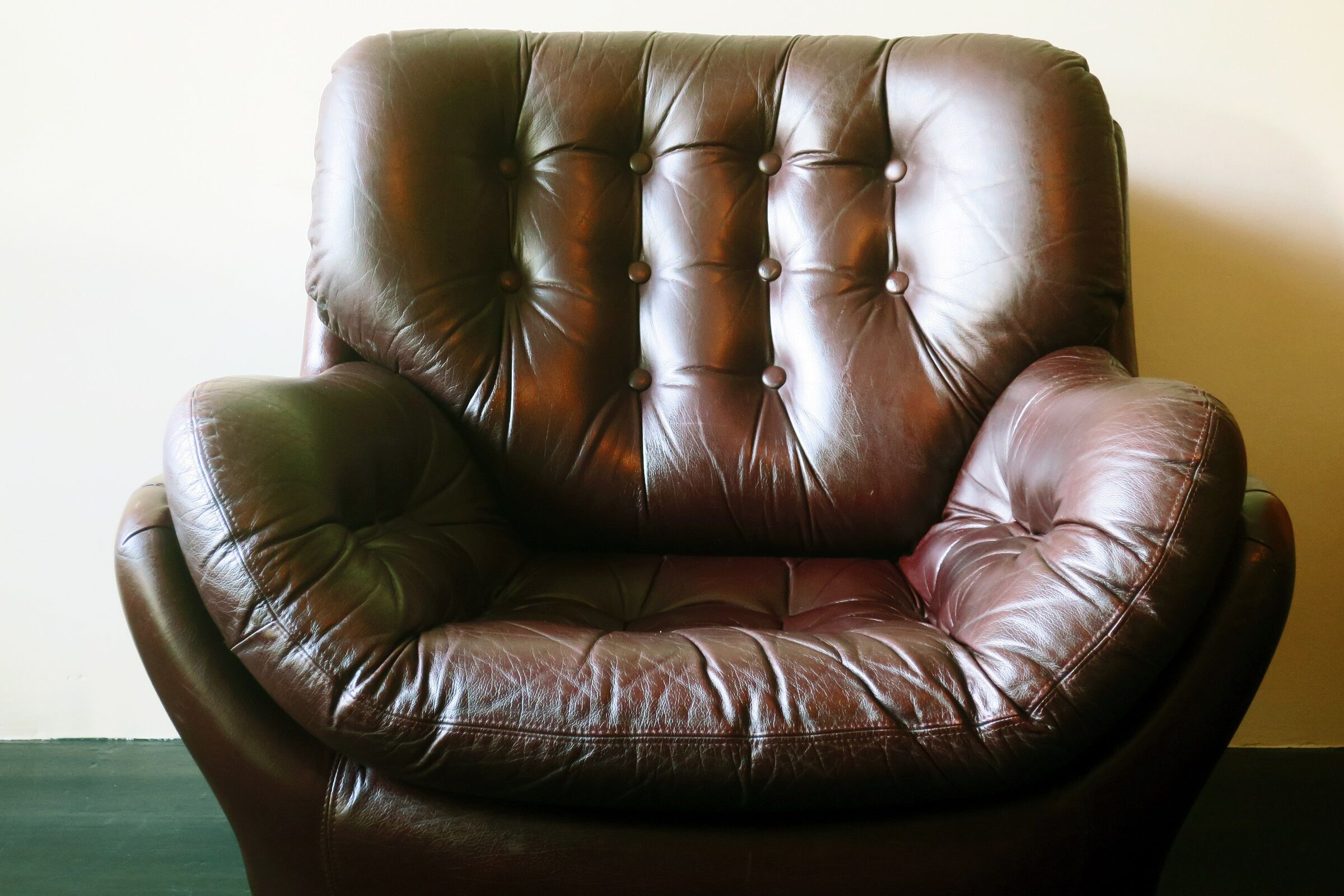 Leather pod club chair Brazilian influence, 1960s