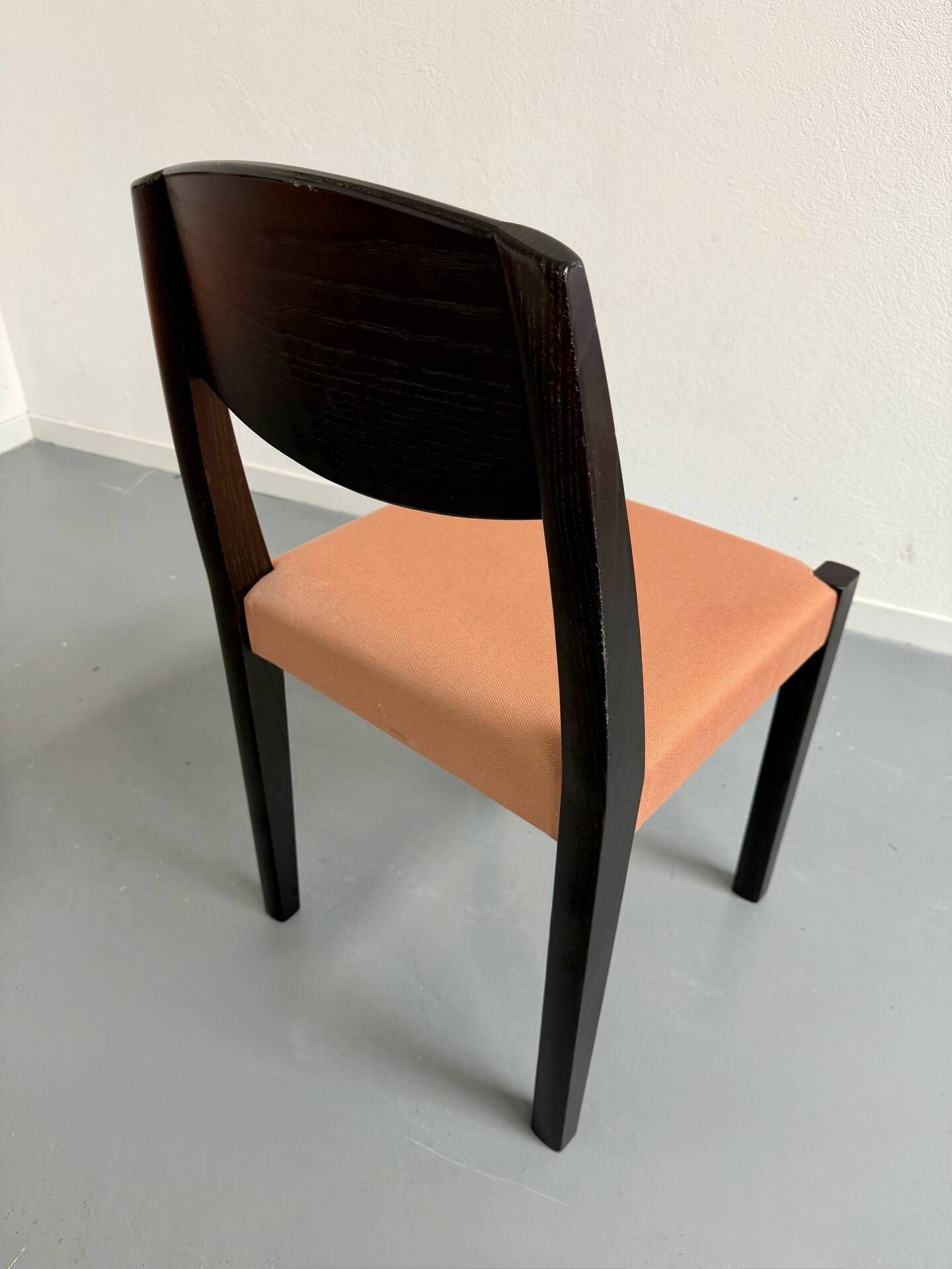 Lot of 6 blackened wooden chairs with French design fabric from the 1970s Self.
