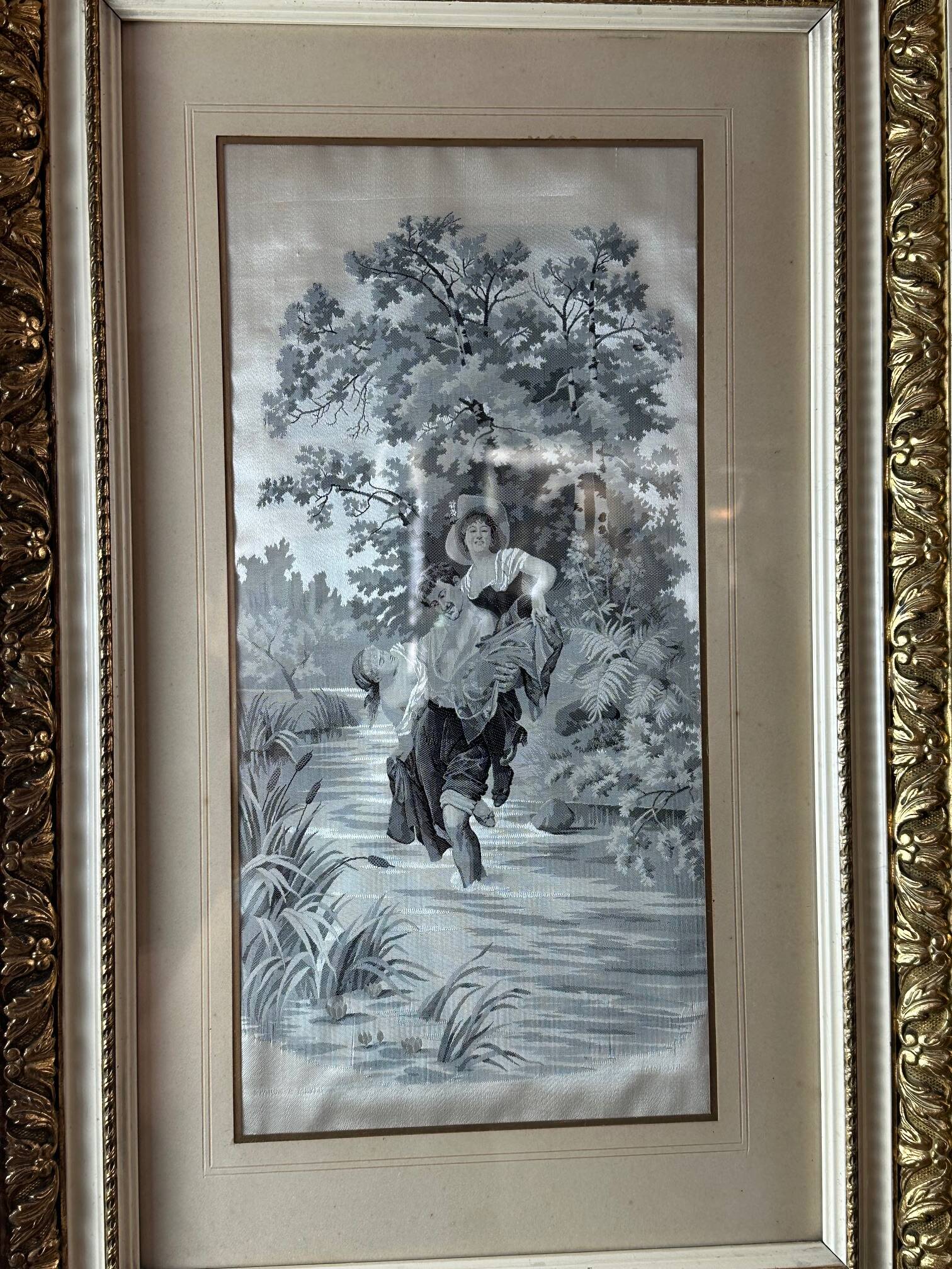 Paire de tableaux en soie