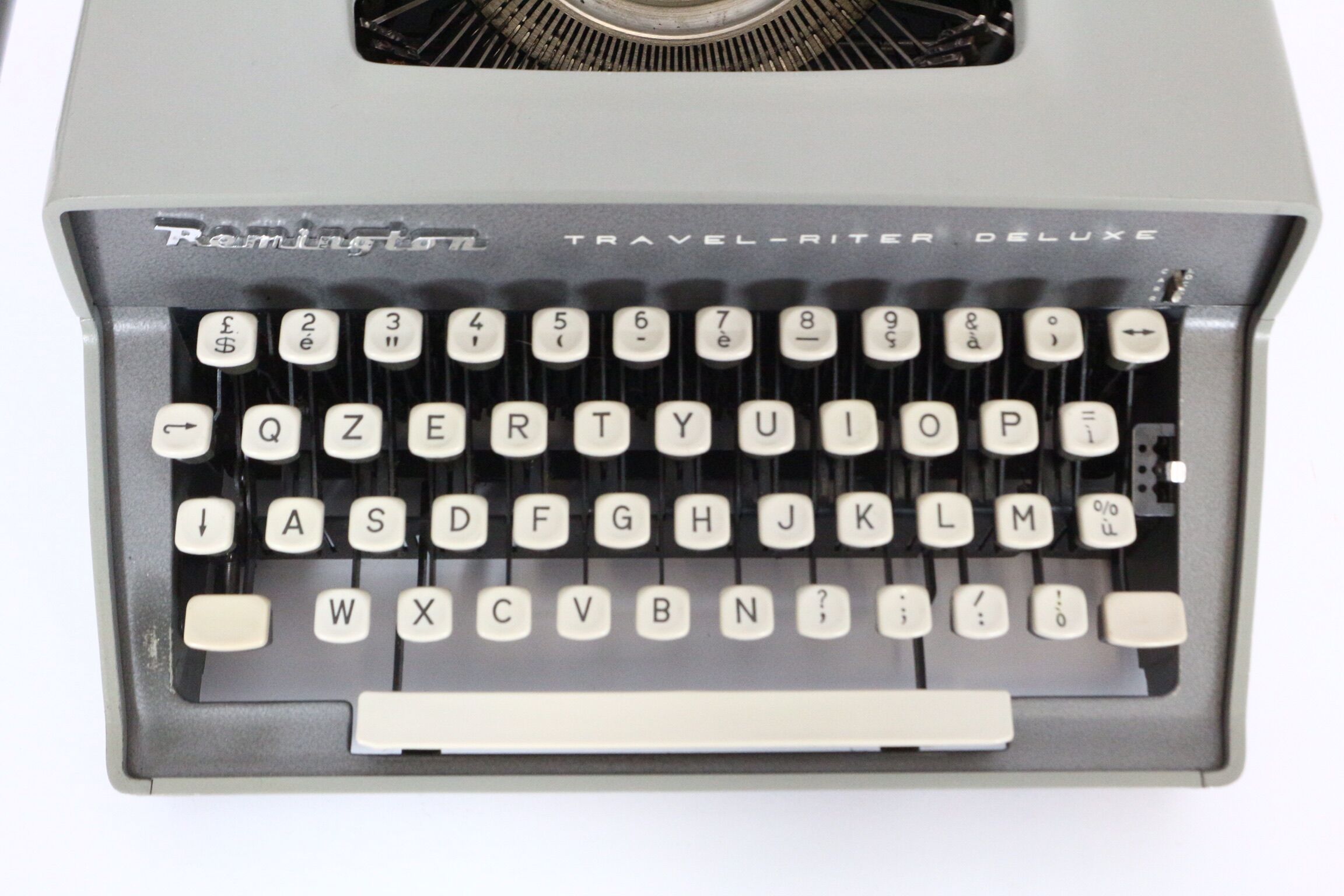 Remington travel-deter Deluxe typewriter with  case