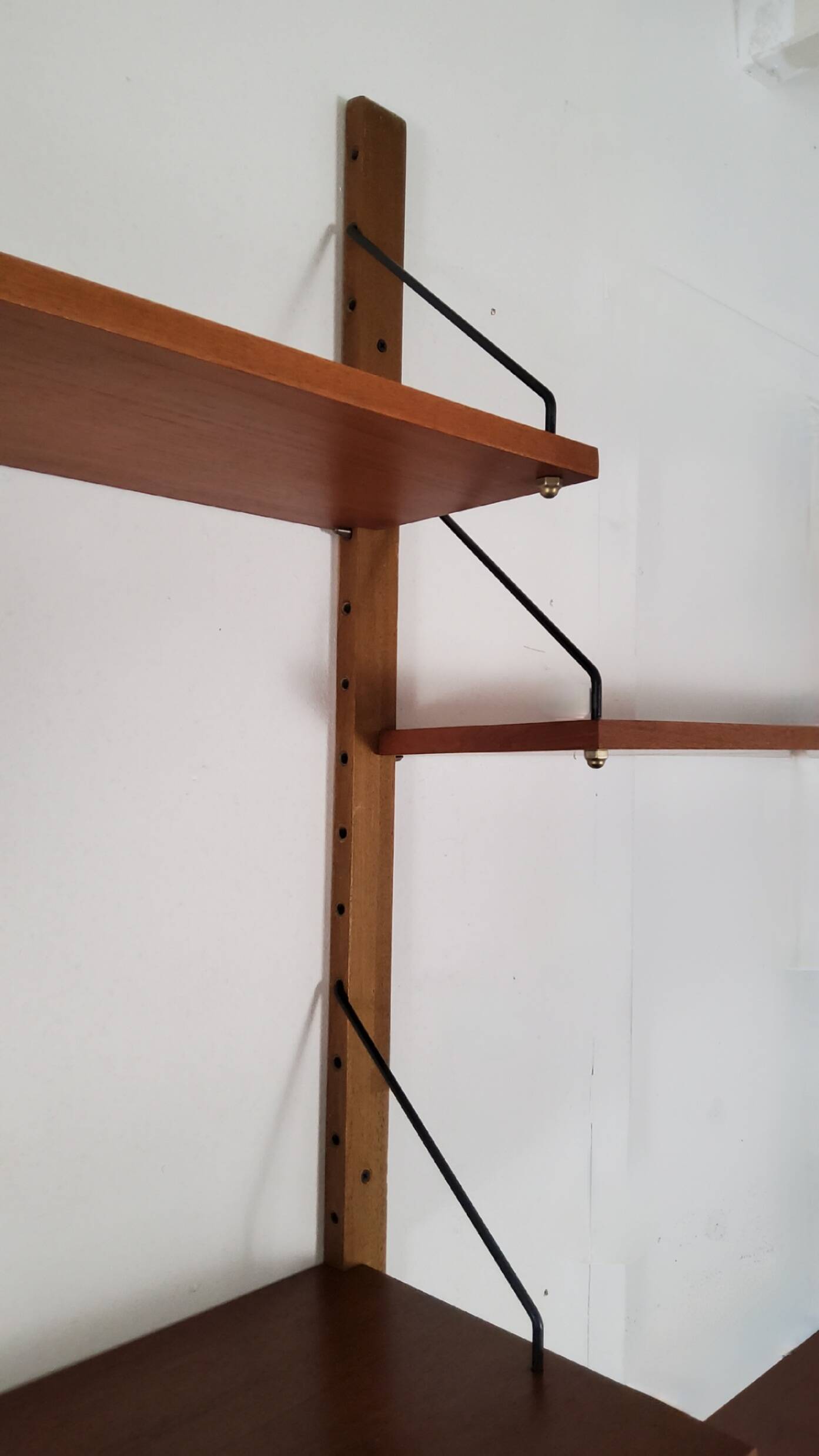 Modular Scandinavian wall shelf – Danish design from the 1970s