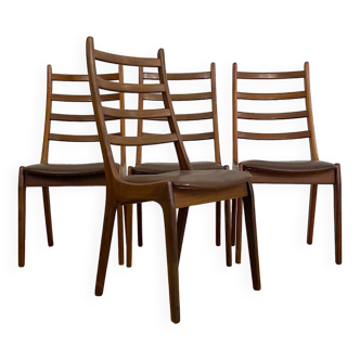 Chaises KAI KRISTIANSEN pour KORUP en palissandre, assise en skaï marron. Danemark. Années 60. État d’usage. (Petit accroc sur une assise)