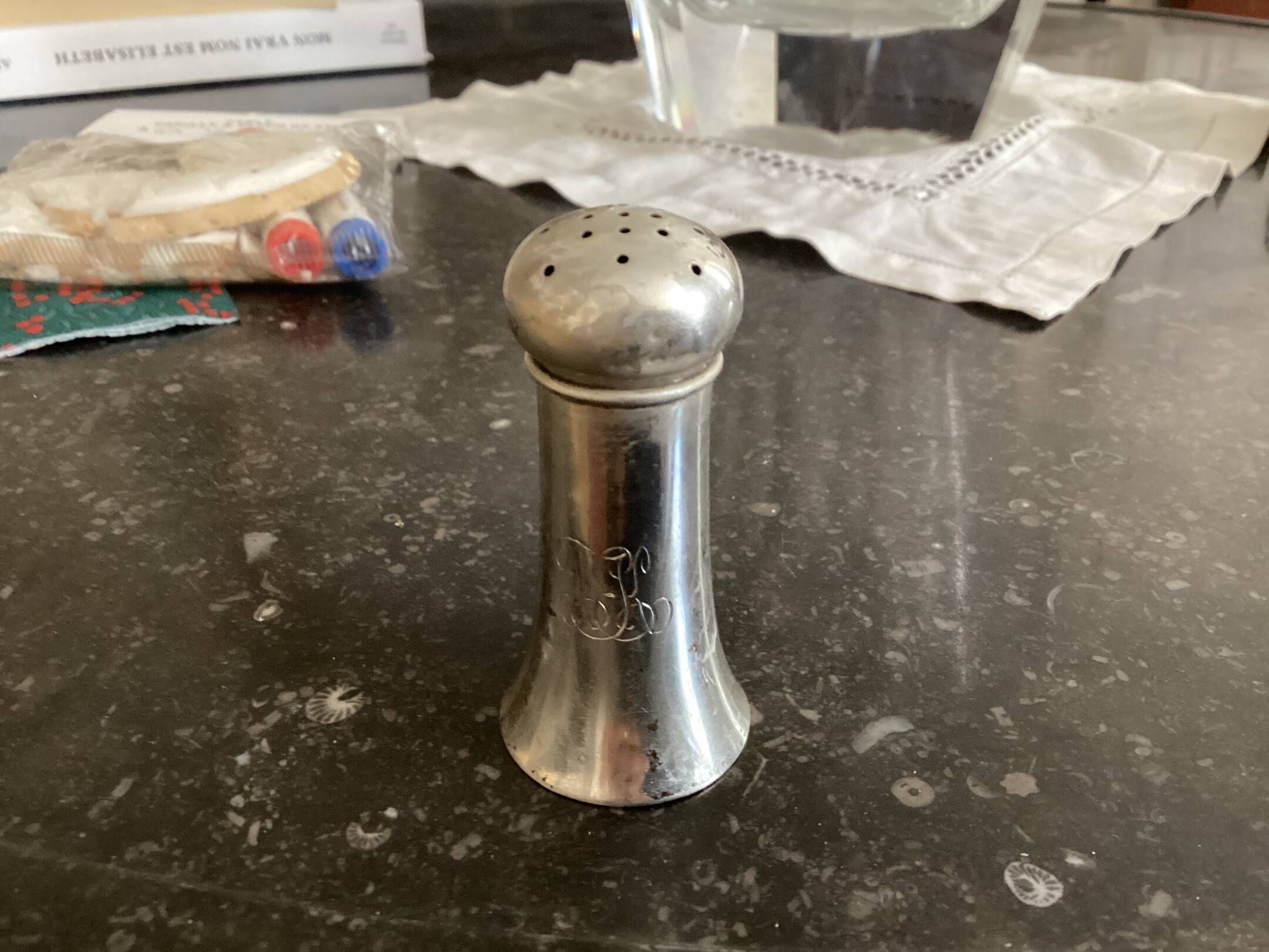 Saupoudreuse argent massif