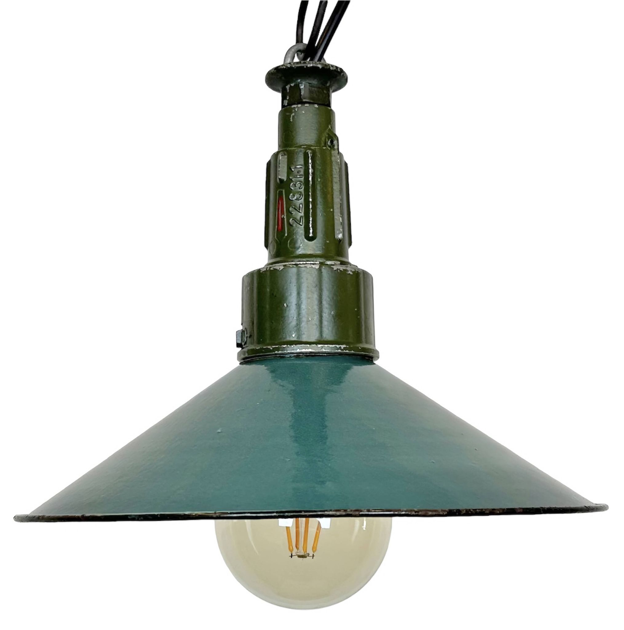 Industrial petrol enamel military pendant lamp with cast aluminium top, 1960s