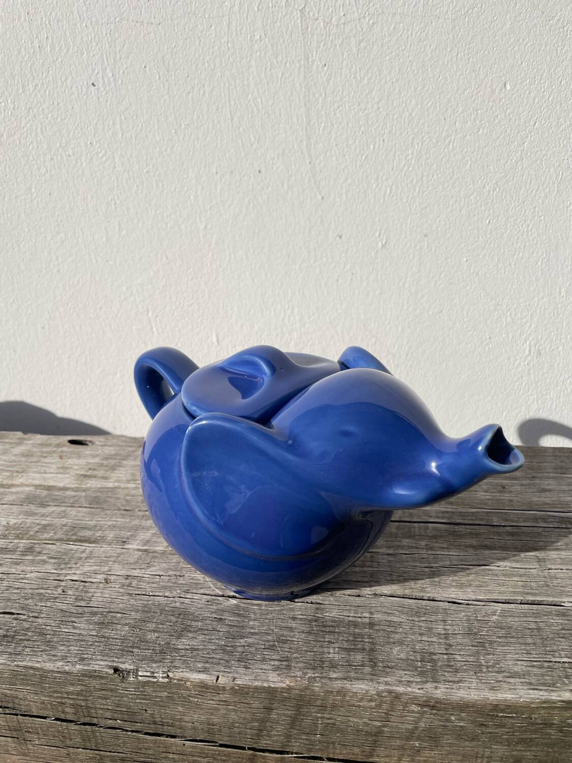 Blue elephant slush teapot