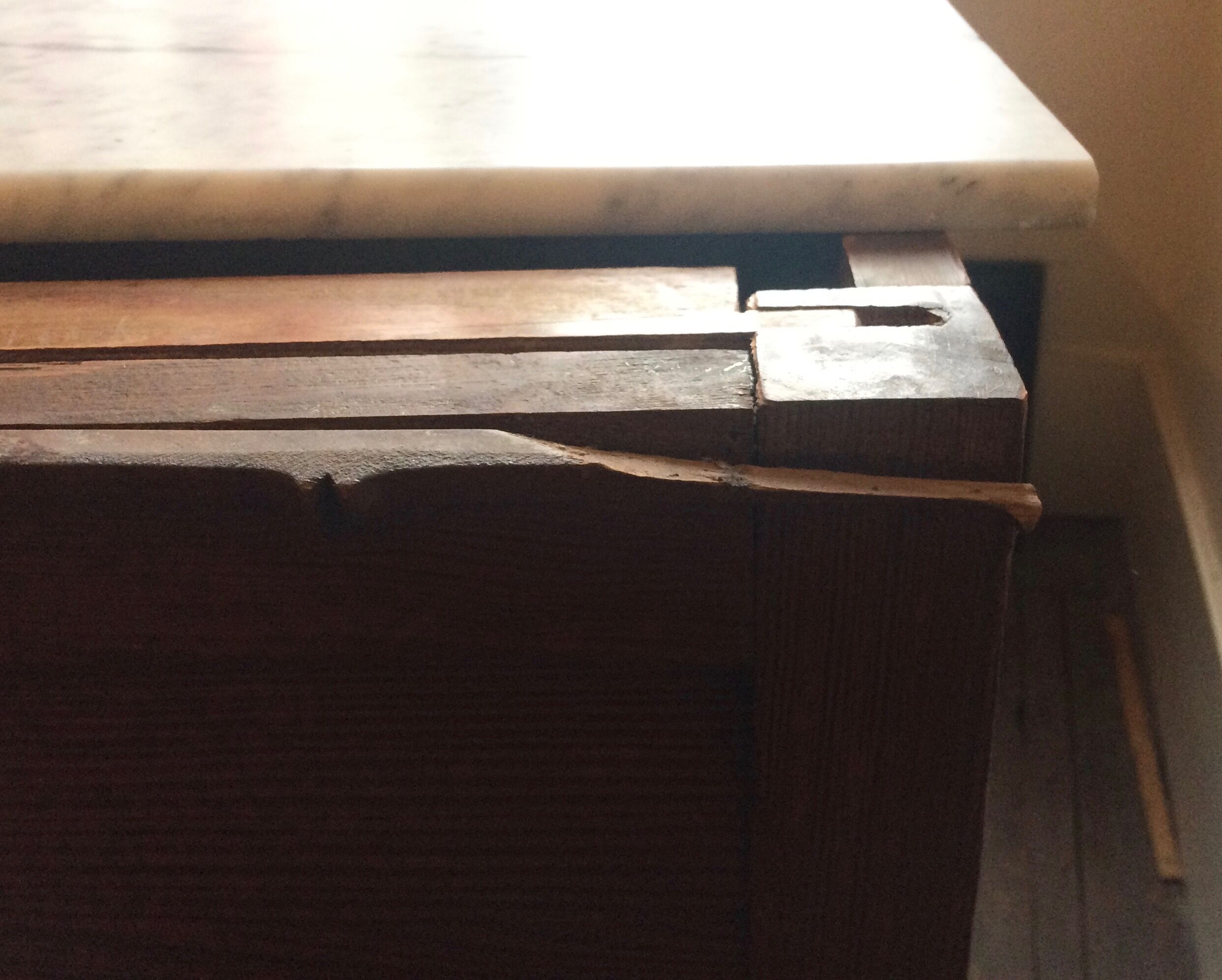 Commode en pitchpin fin XIXème