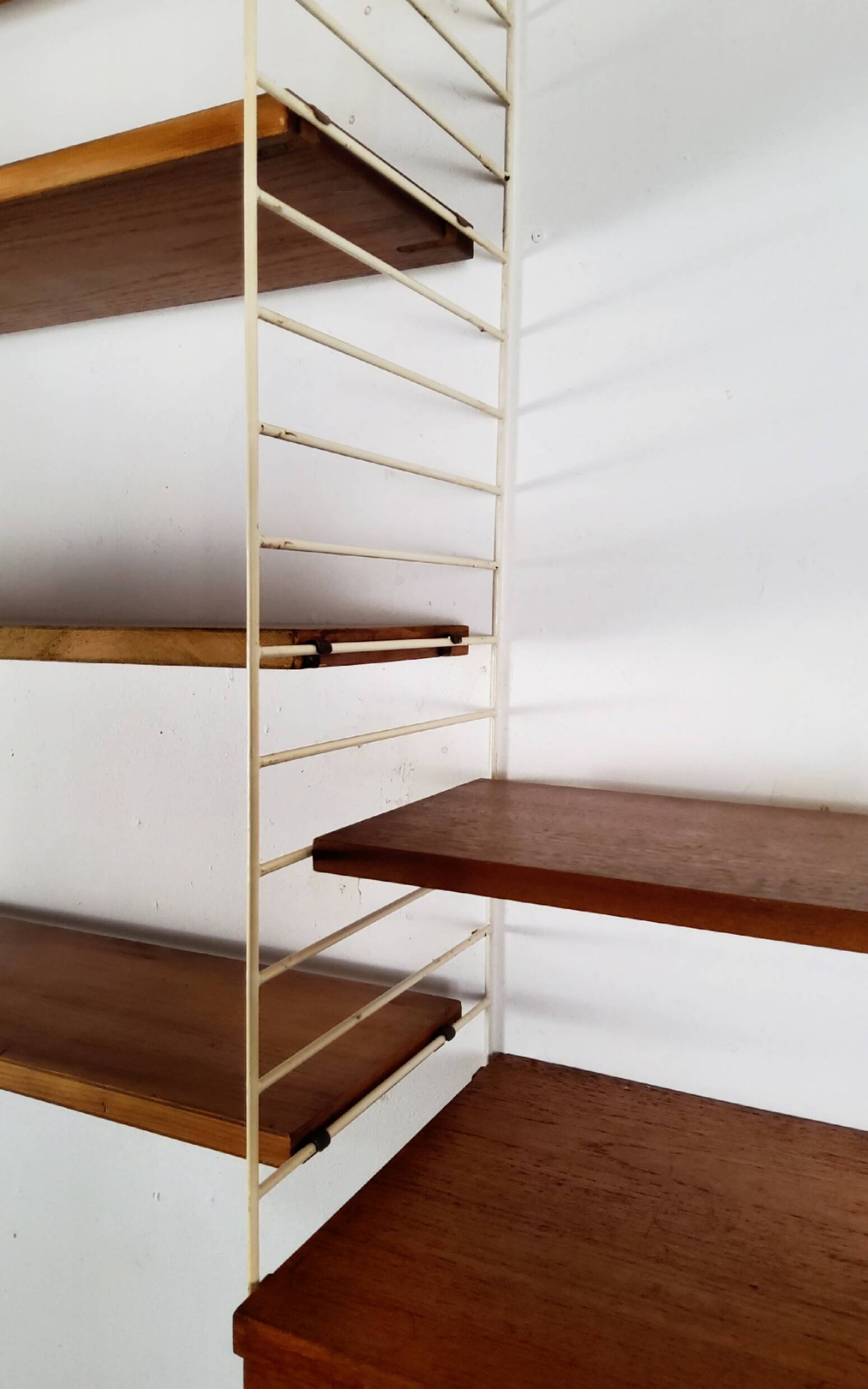 Vintage wall shelf by Nisse Strinning