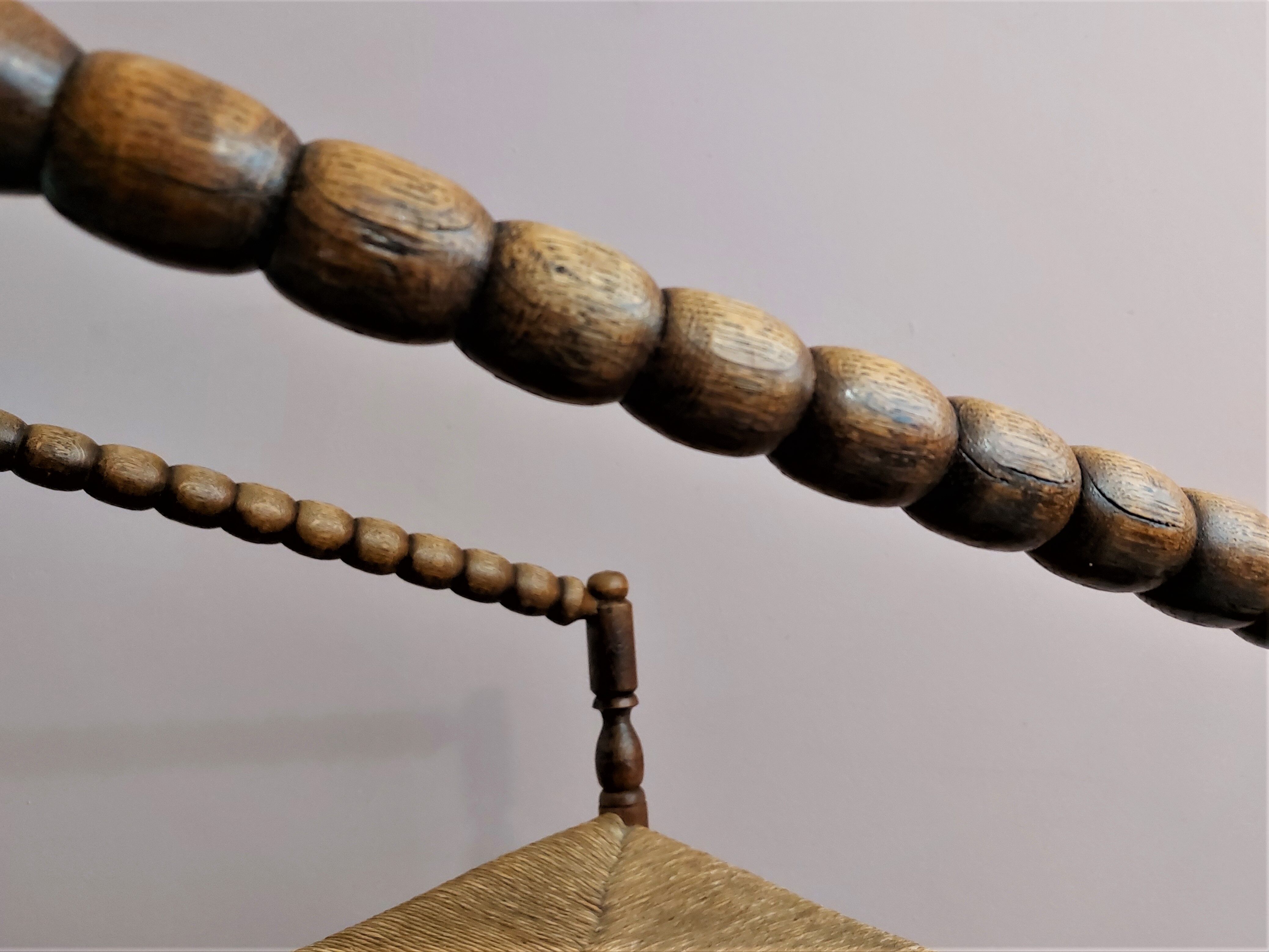 Chaise triangulaire hollandaise Bobbin Turners, années 1900.