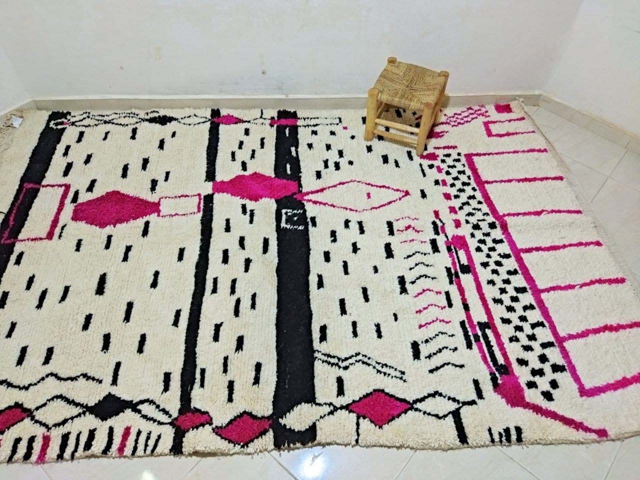 Moroccan berber carpet 284x178cm