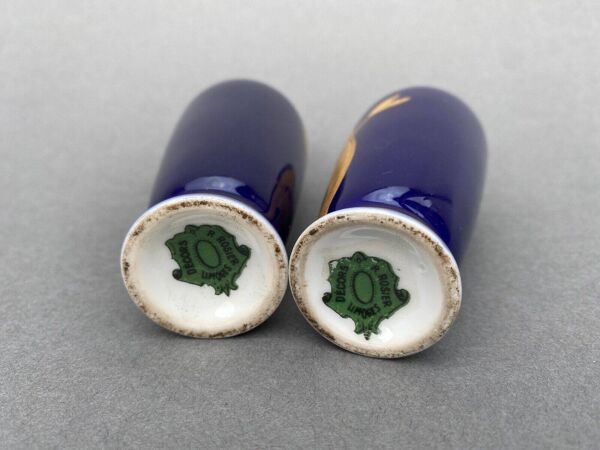 Paire de vases 1900 Limoges fond bleu et rehaut doré décors R. Rosier