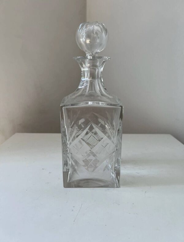 Belle carafe à whisky cristal de Saint Louis Chantilly