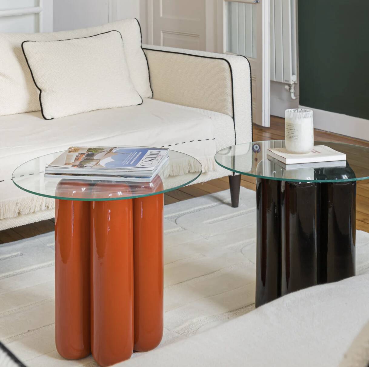 Ceramic pedestal table - TERRACOTTA