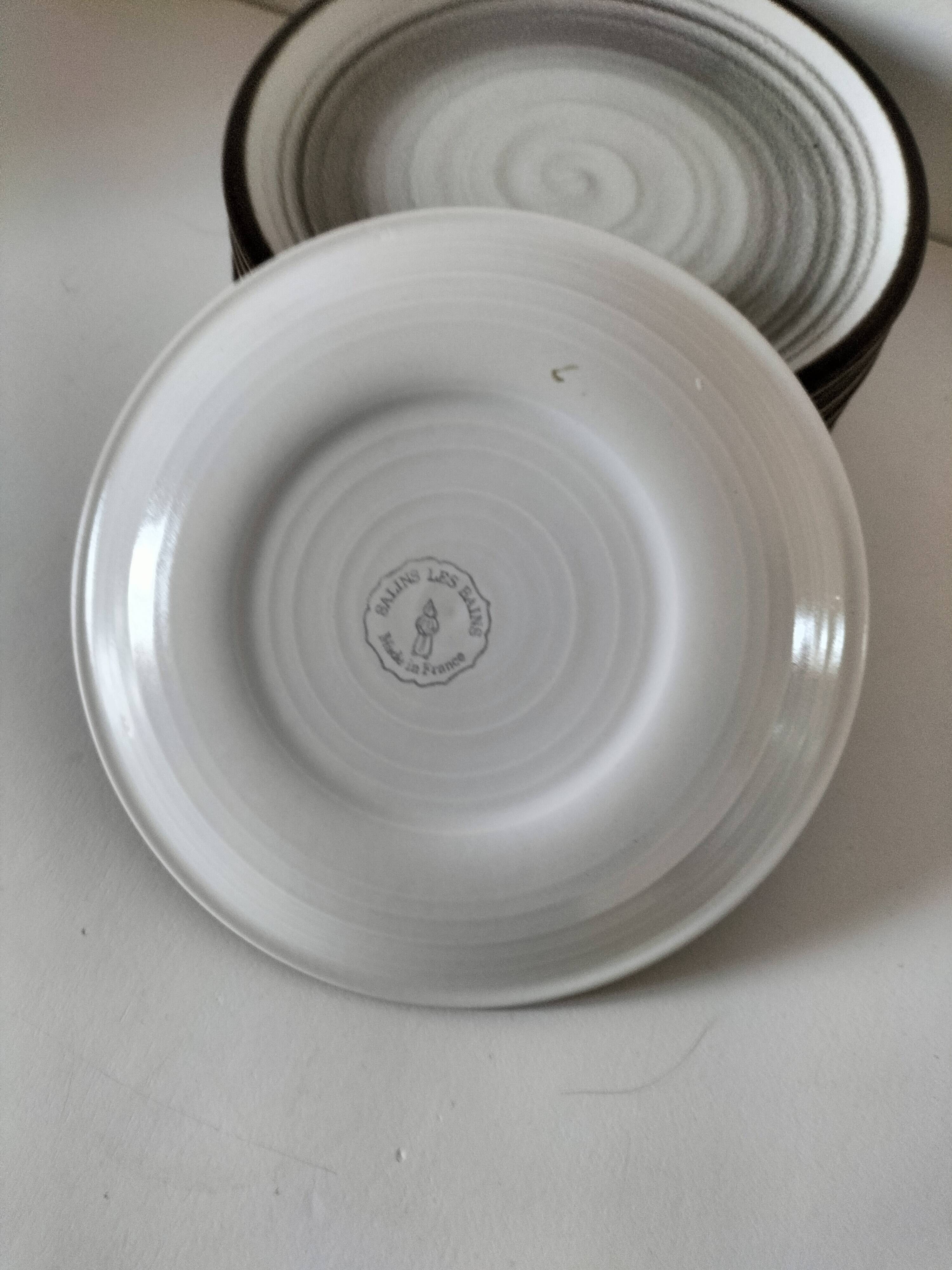 Set of 10 Salins plates with grey and brown mineral spiral decoration