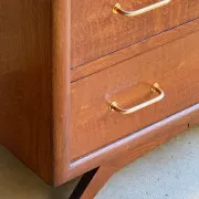 Vintage wooden chest of drawers with tapered legs - 1950s/60s