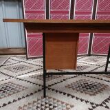 Bureau moderniste des années 50