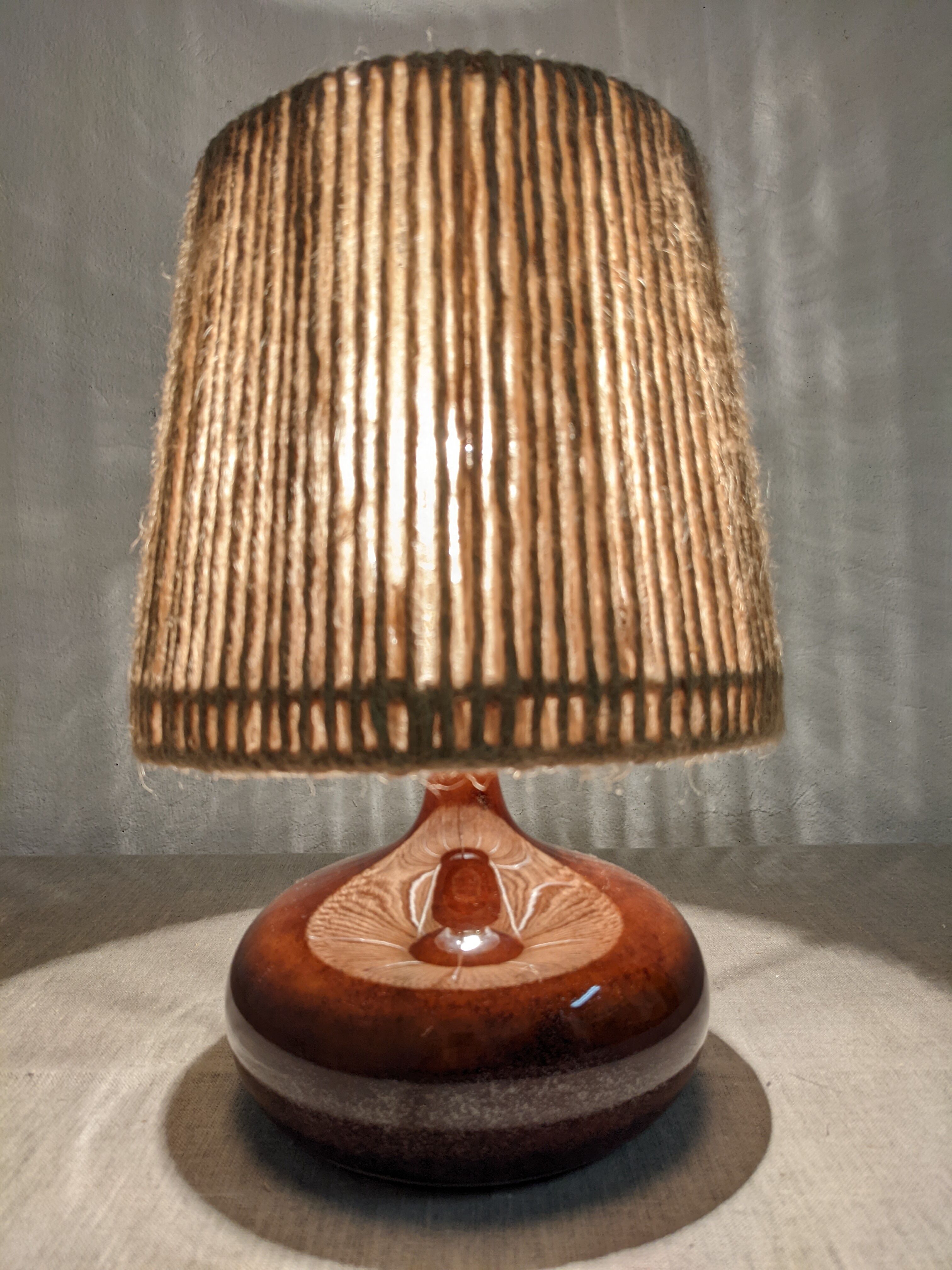Vintage bedside lamp in enamelled stoneware and jute rope