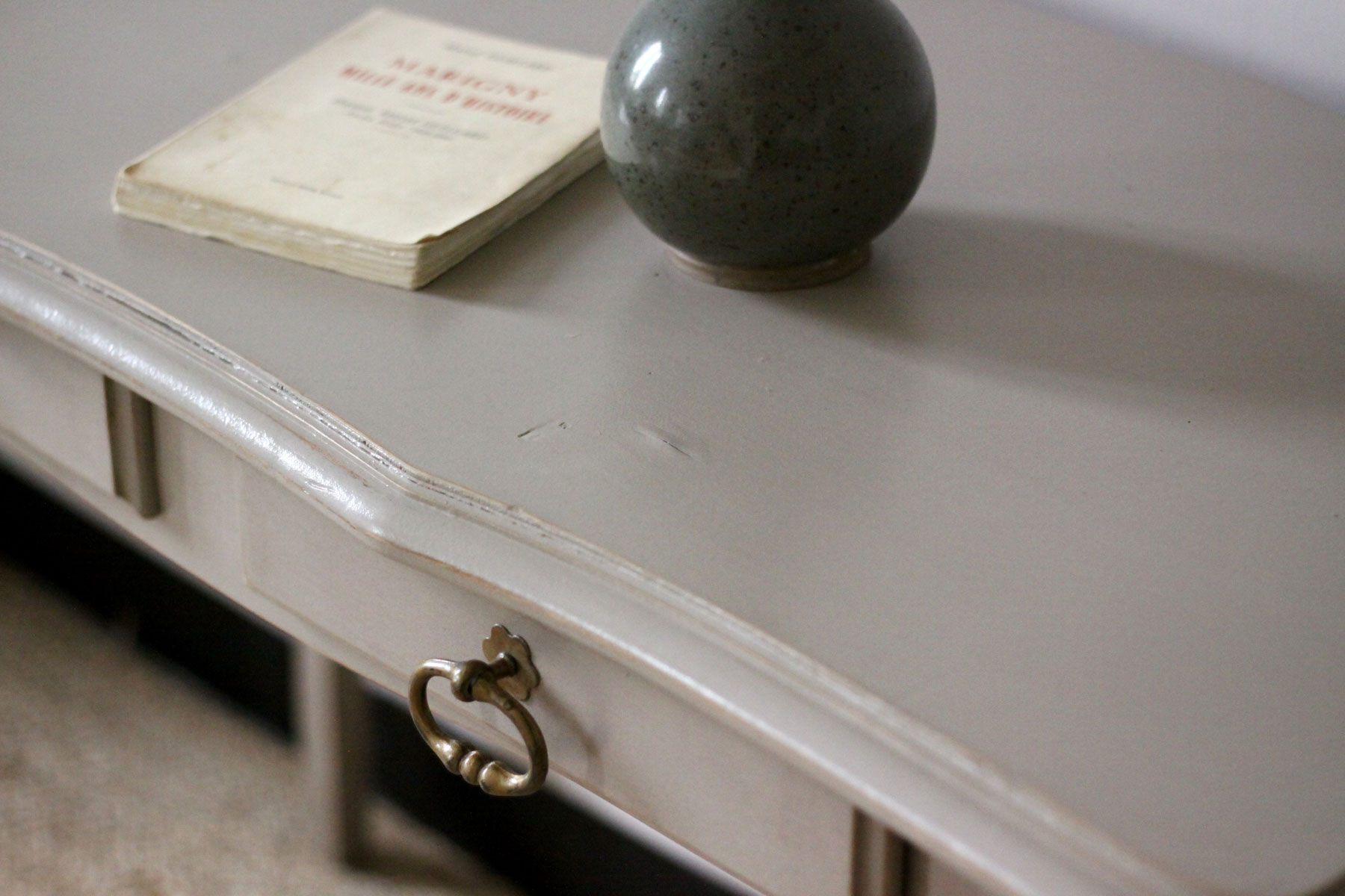 Shabby chic patinated desk