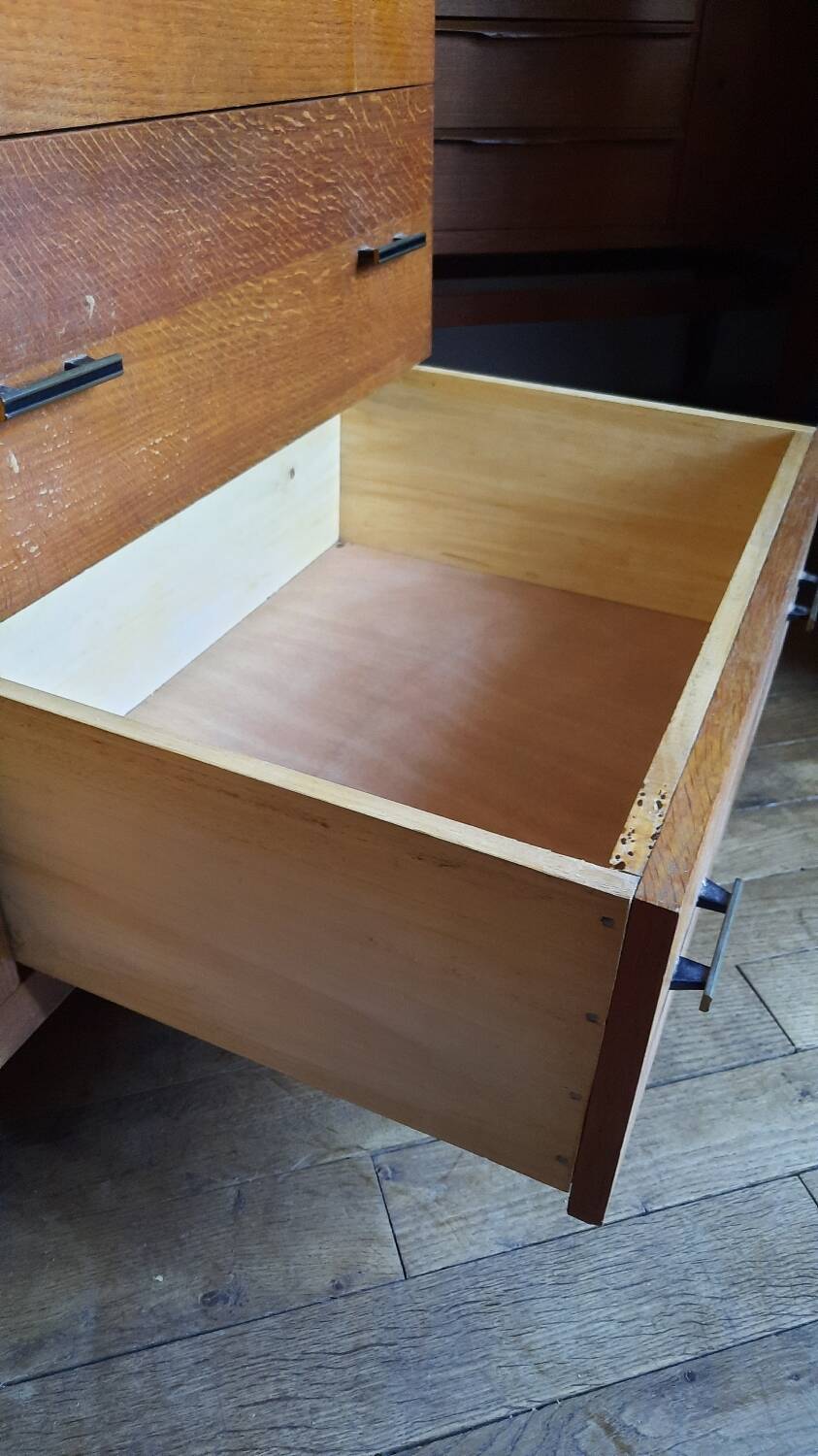 Armoire asymétrique
