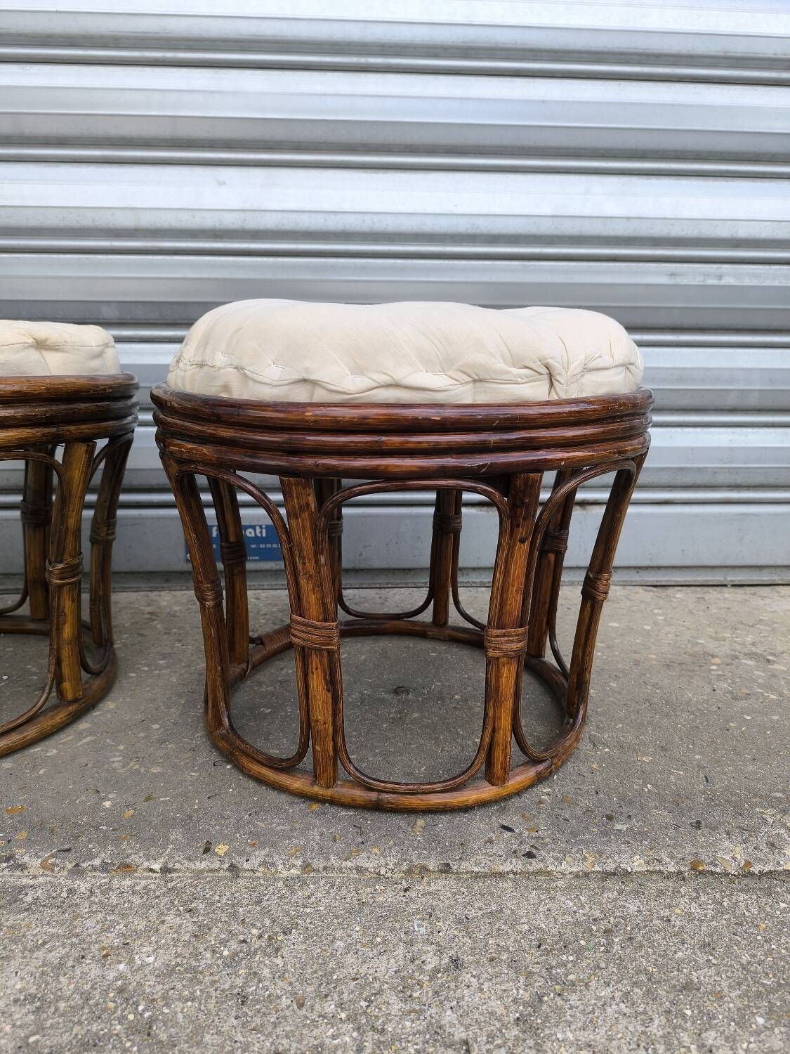 Paire de tabourets en rotin