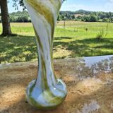 Vase in opaline
