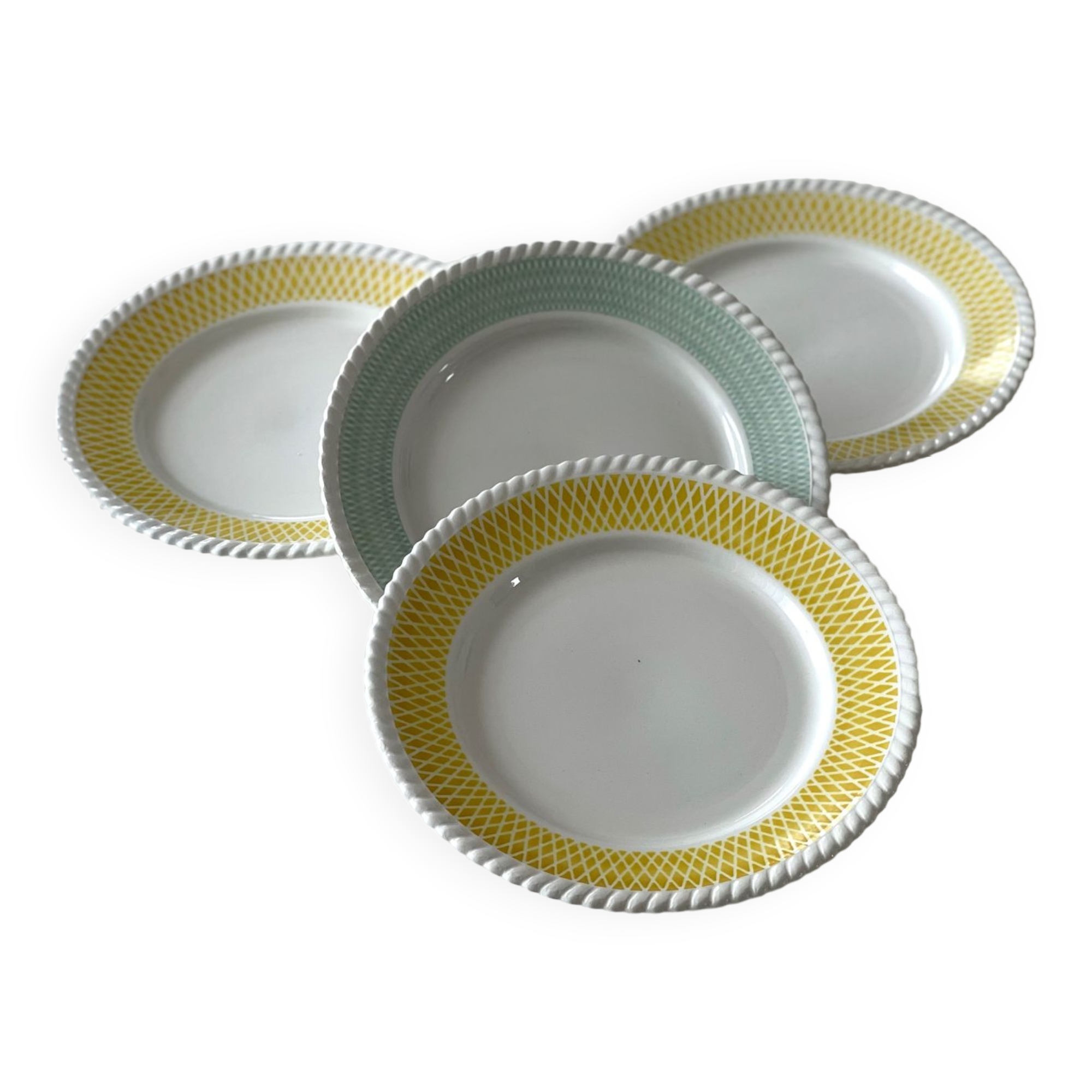 4 vintage flat plates