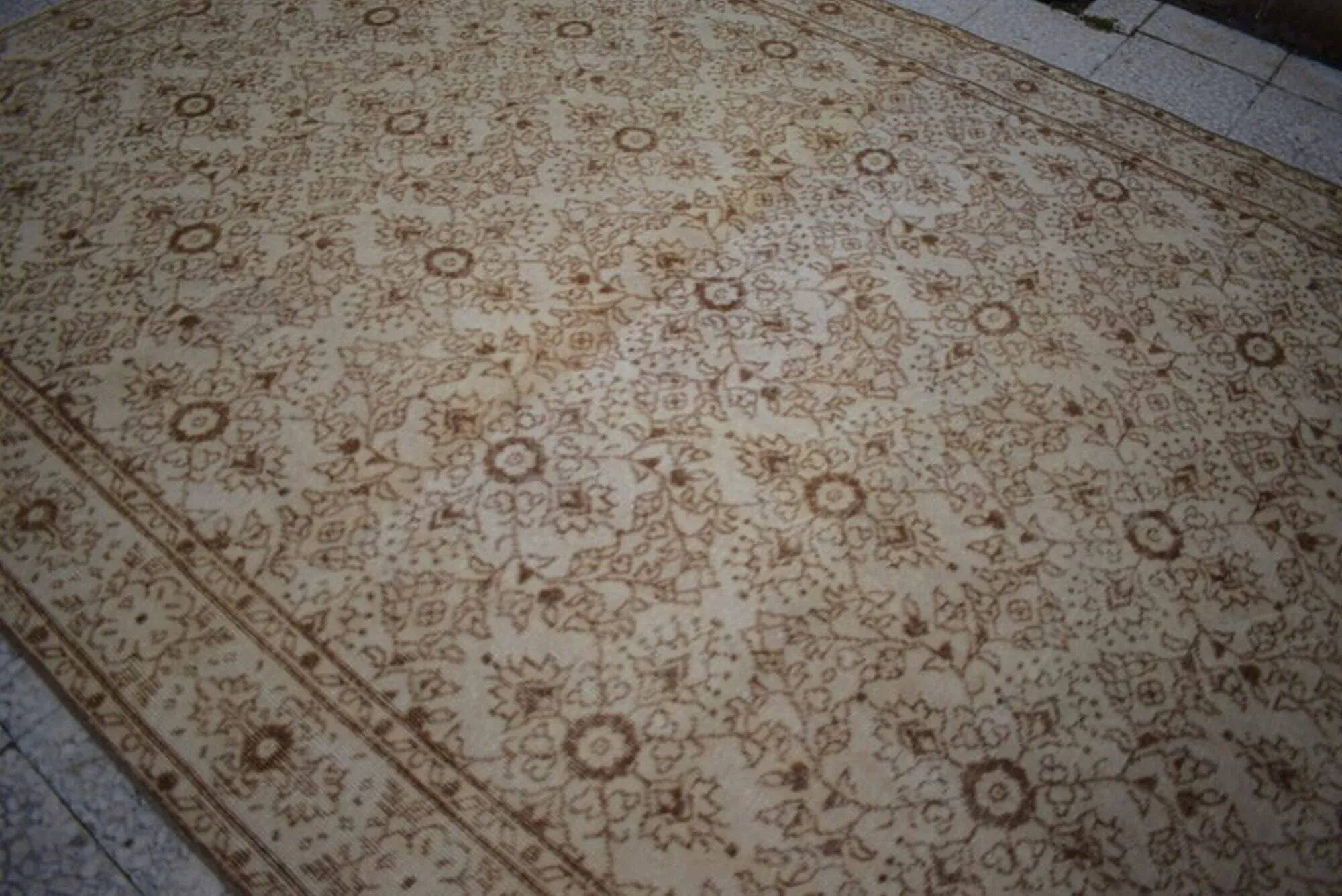 Vintage Turkish Oushak rug 204x318 cm