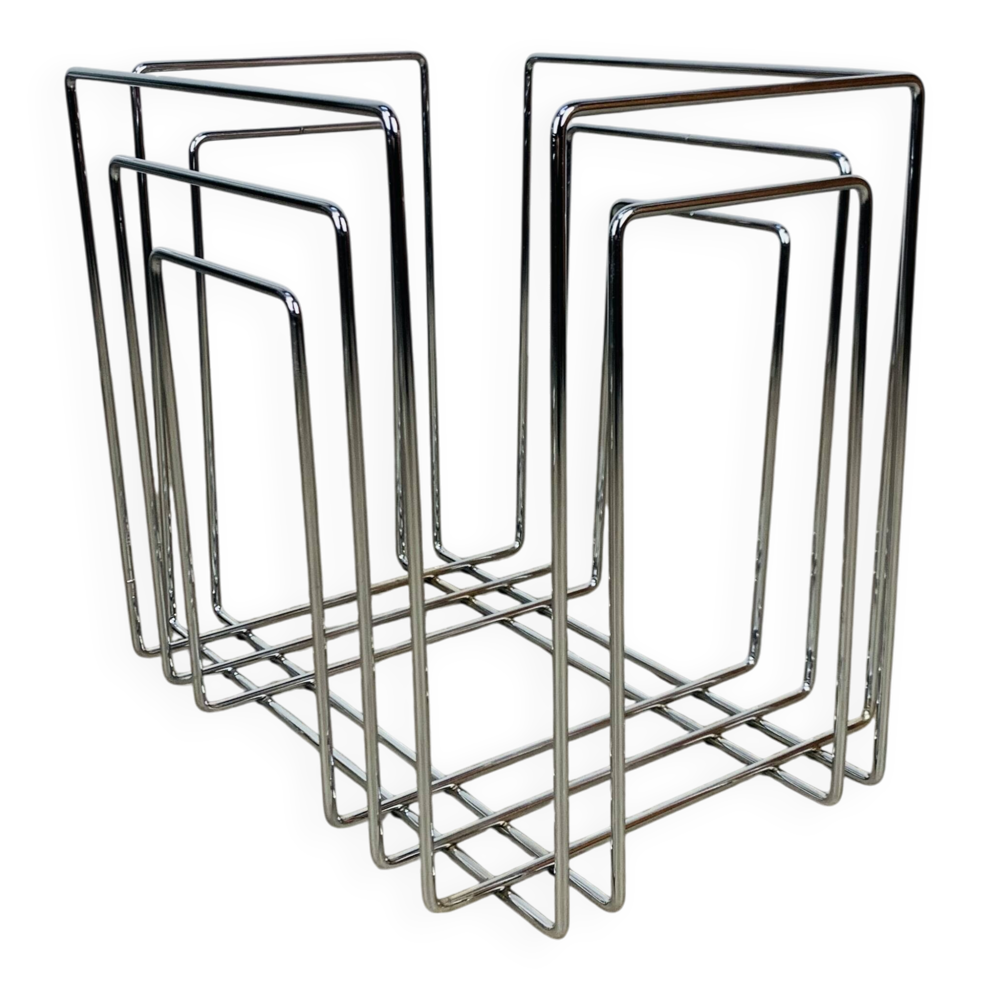 Chrome metal magazine rack by Willi Glaeser for TMP, 1980s.