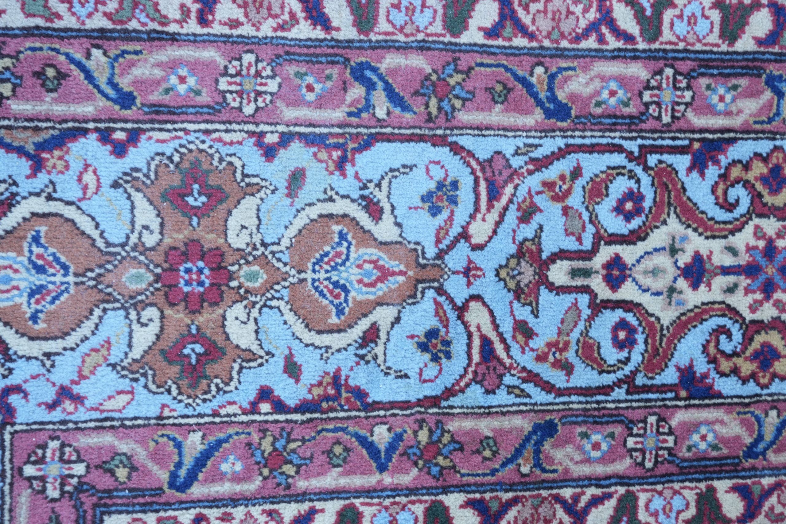 Tapis de style oriental avec des motifs élégants 397x304cm